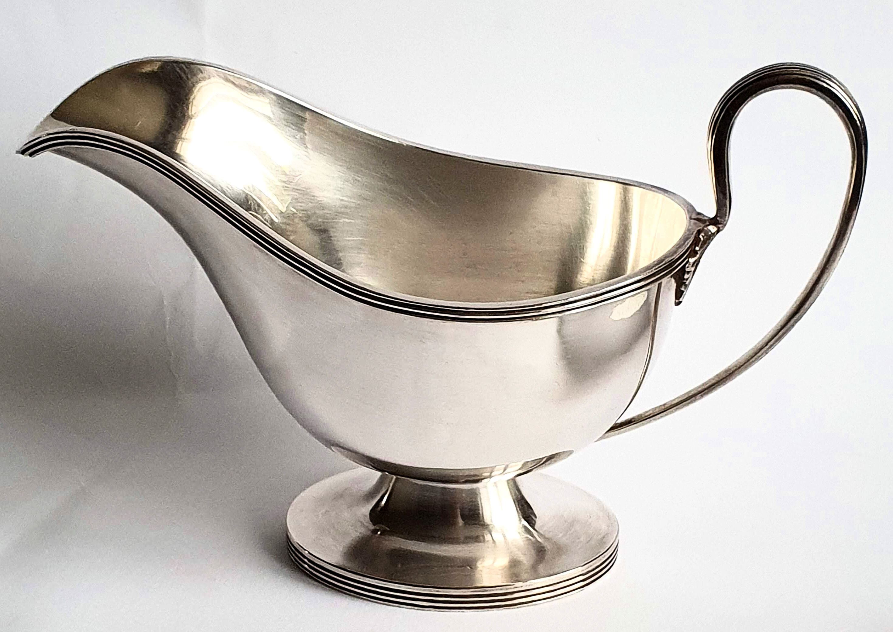 Mappin & Webb Sheffield London silver metal saucière
