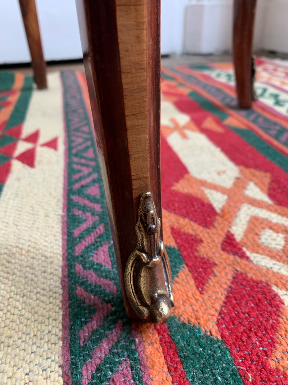 Table d'appoint, guéridon en marqueterie de bois