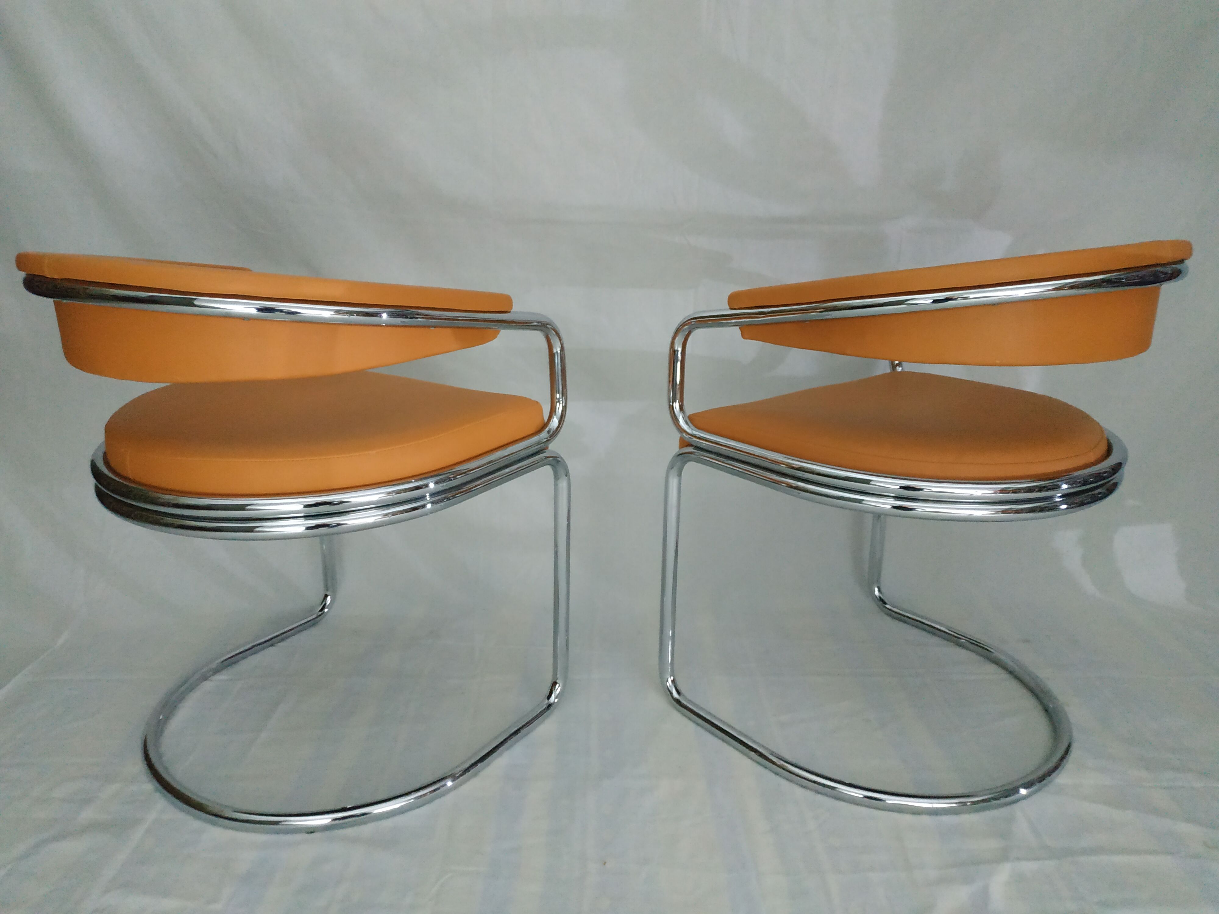 Pair of chairs in chrome tubular 1970