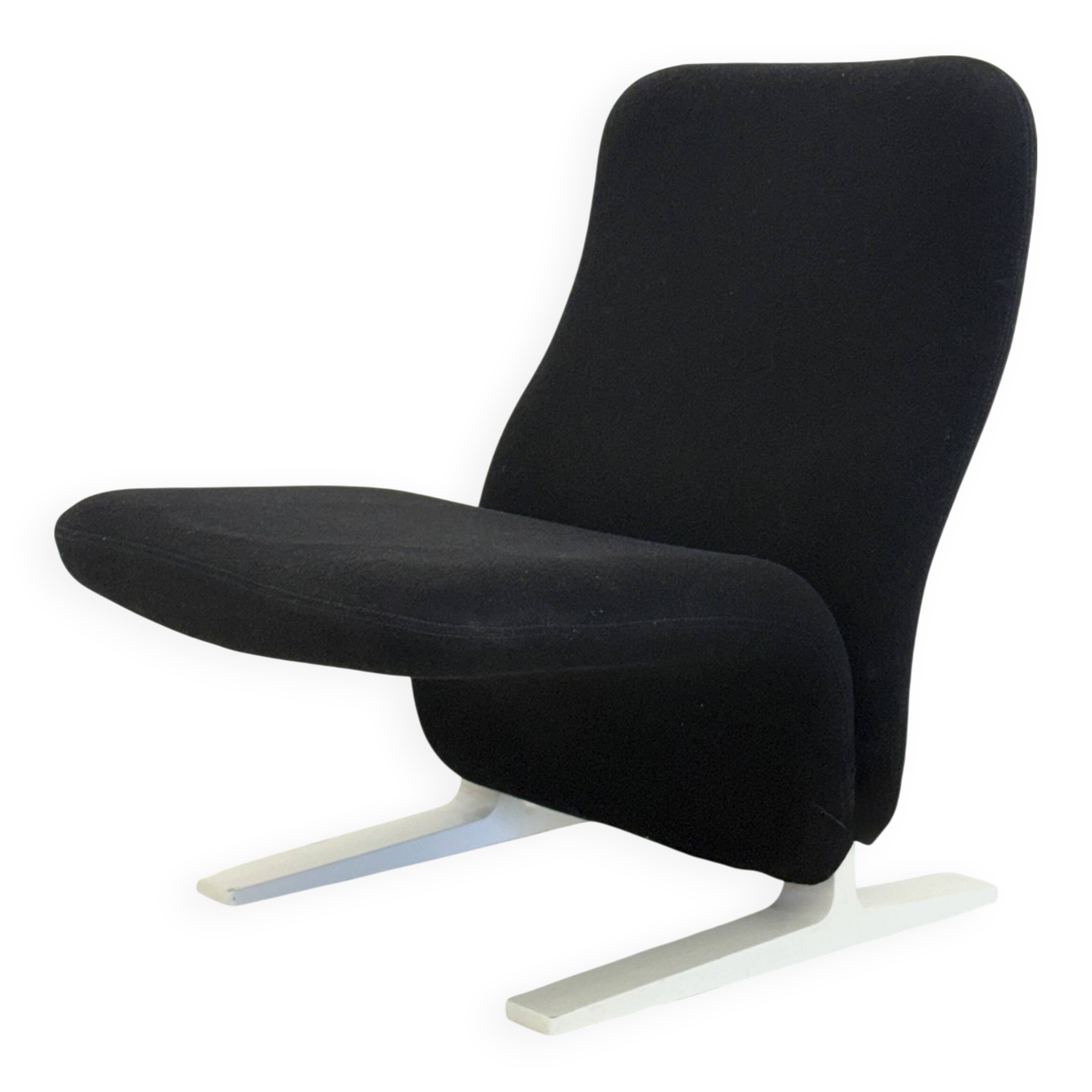 Artifort Concorde F780 armchair black by Pierre Paulin