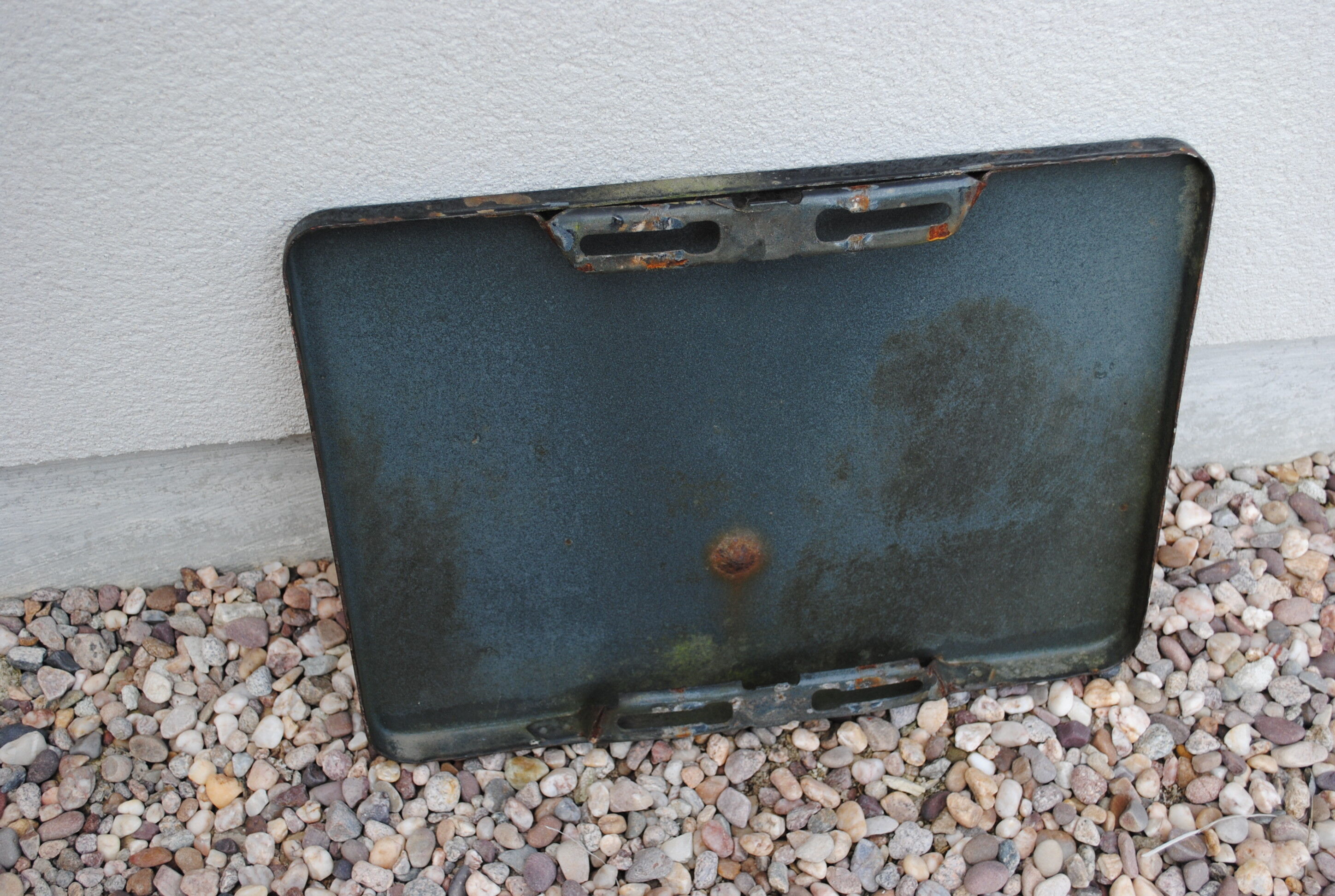 Enamelled sign Stop at 100 m