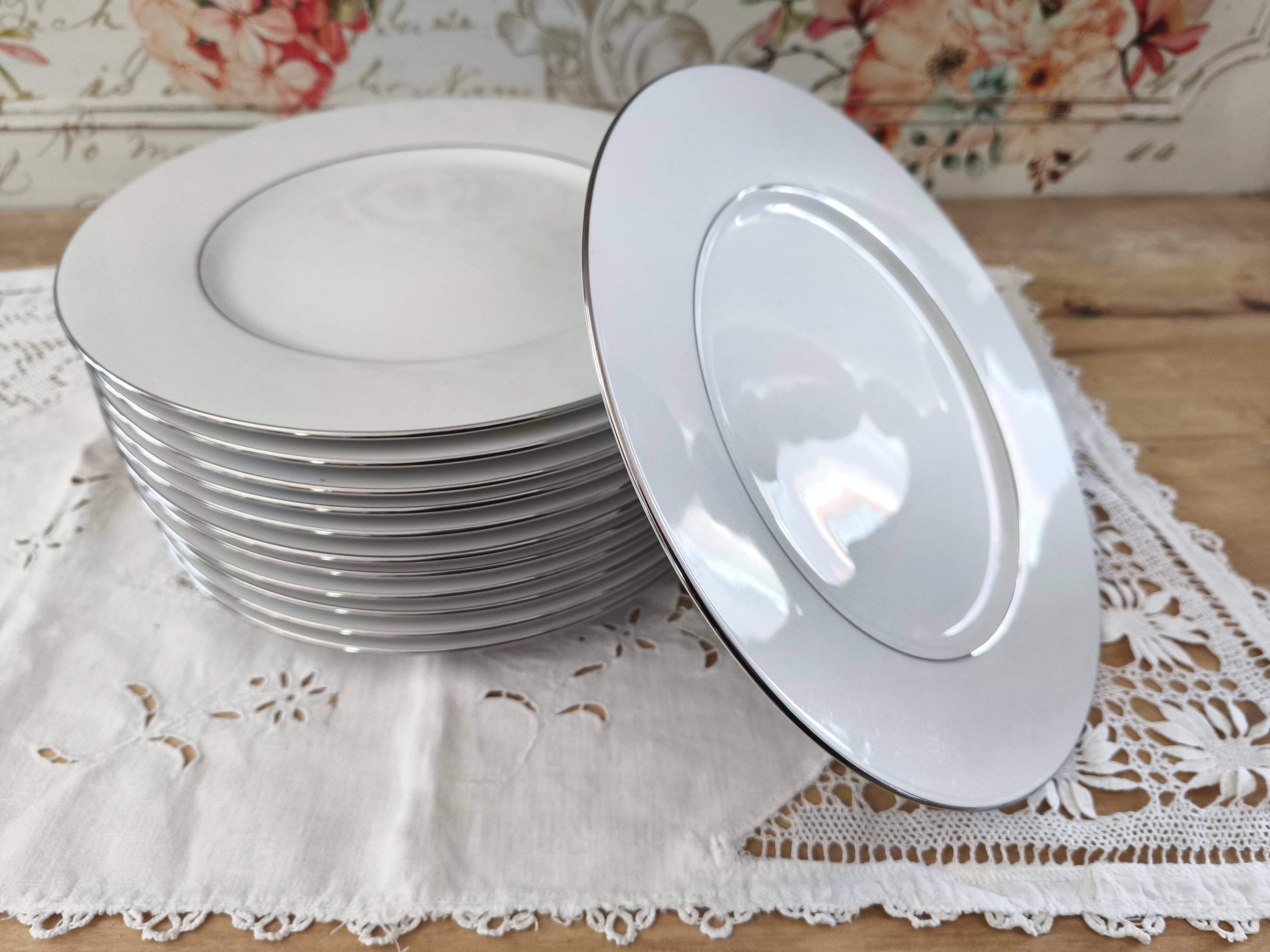 Set of 12 white porcelain dinner plates with double silver rim