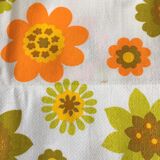 Rectangular woven cotton tablecloth with vintage floral patterns