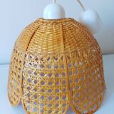 Lustre forme fleur en rotin