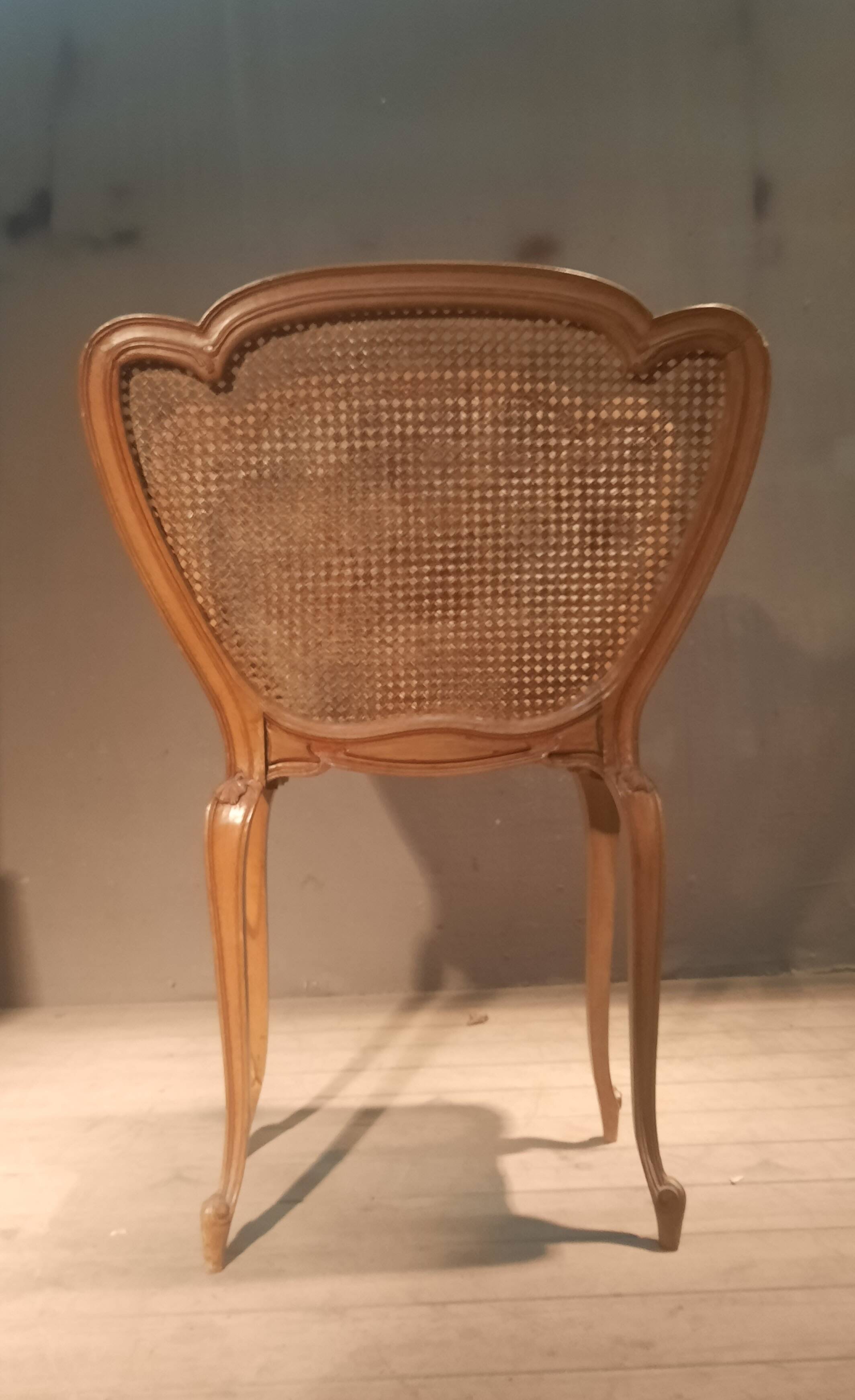 Porte revues canné style Louis XV