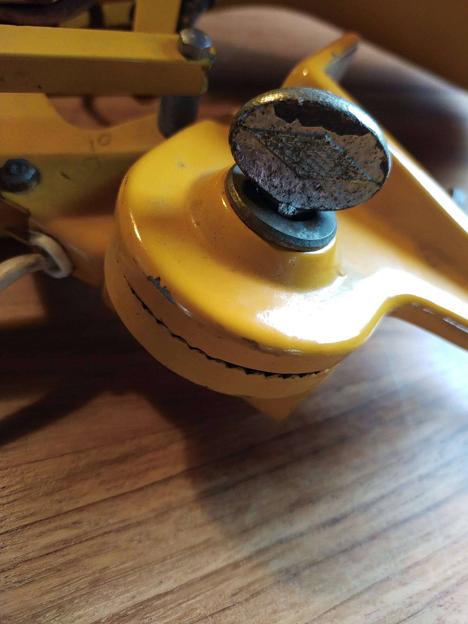 Luxo articulated lamp. Jacobsen.