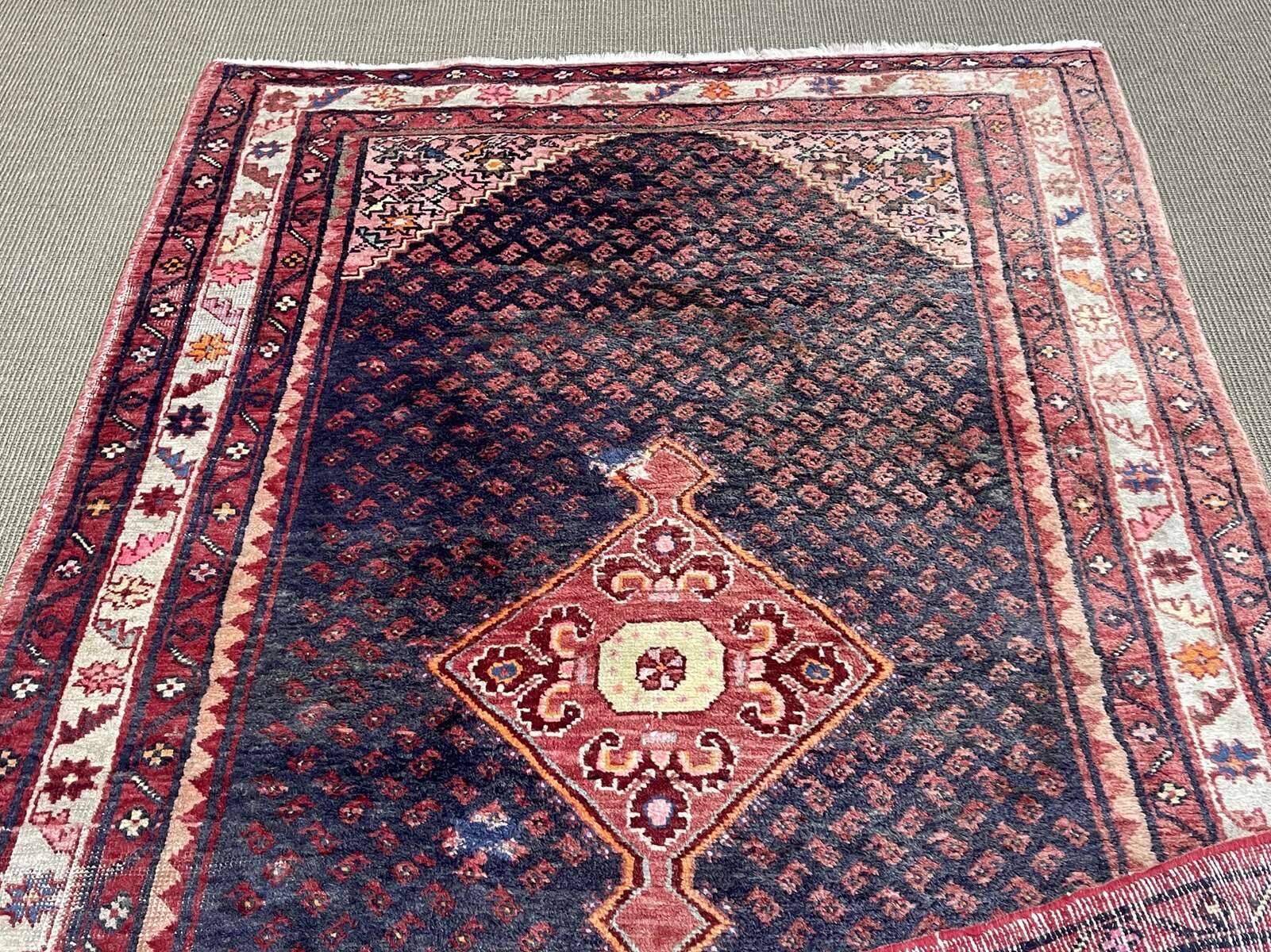 Handmade wool Iranian carpet - 2.14m x 1.31m