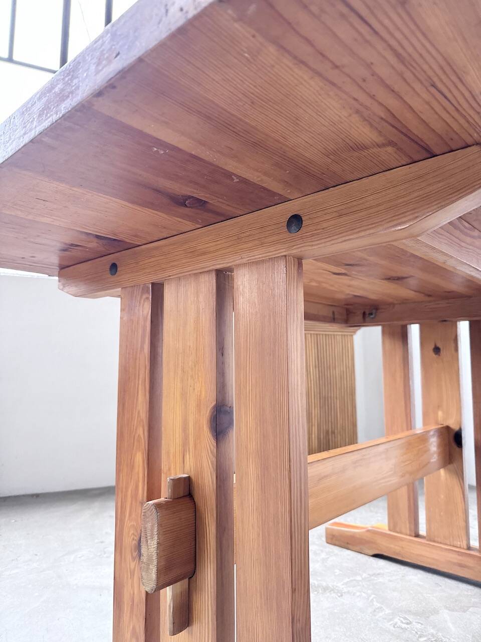 Mountain furniture table made of solid pine