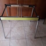 Table en formica jaune vintage