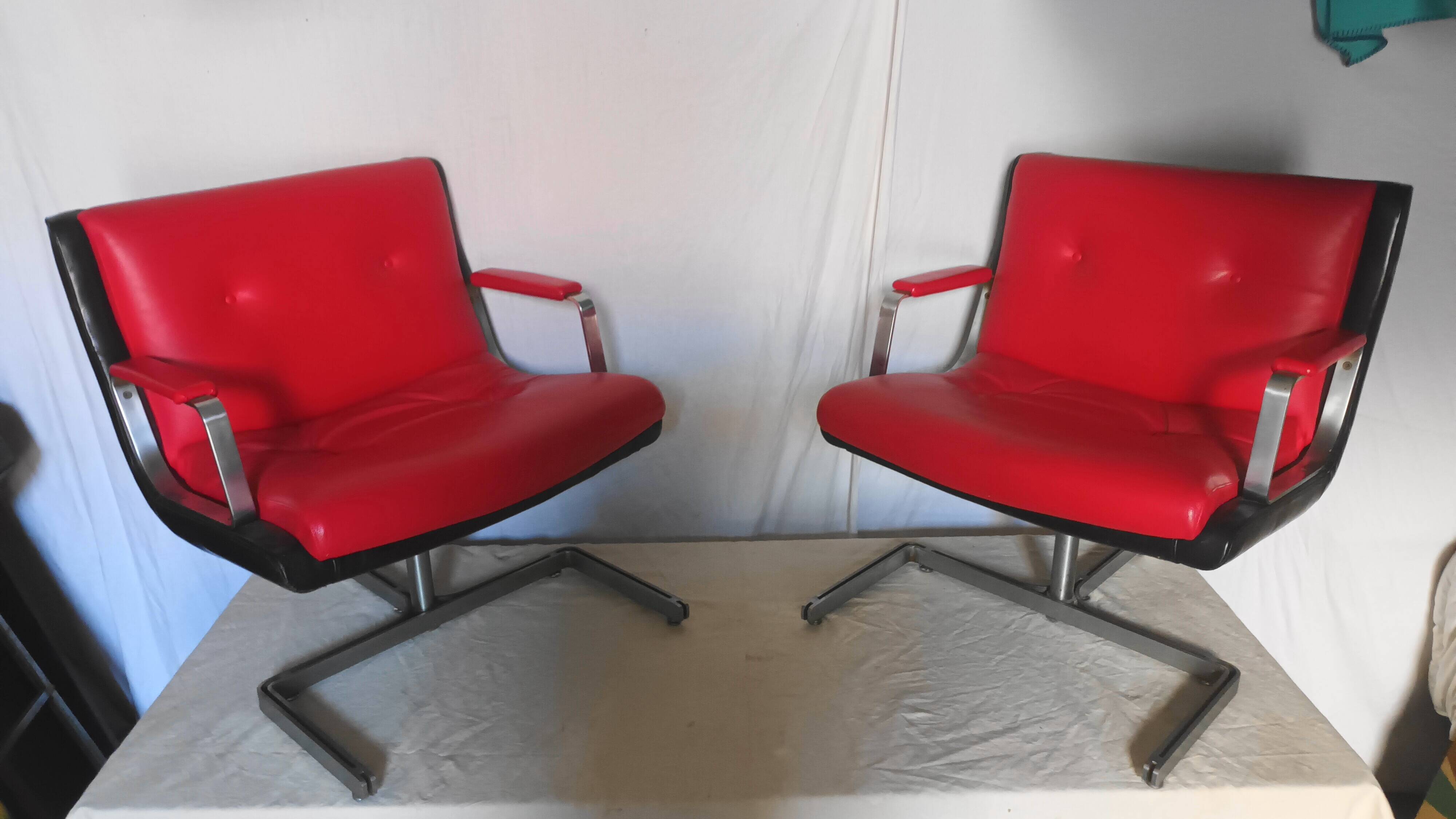 Pair of leather armchairs by Raphael Raffel from the 70s