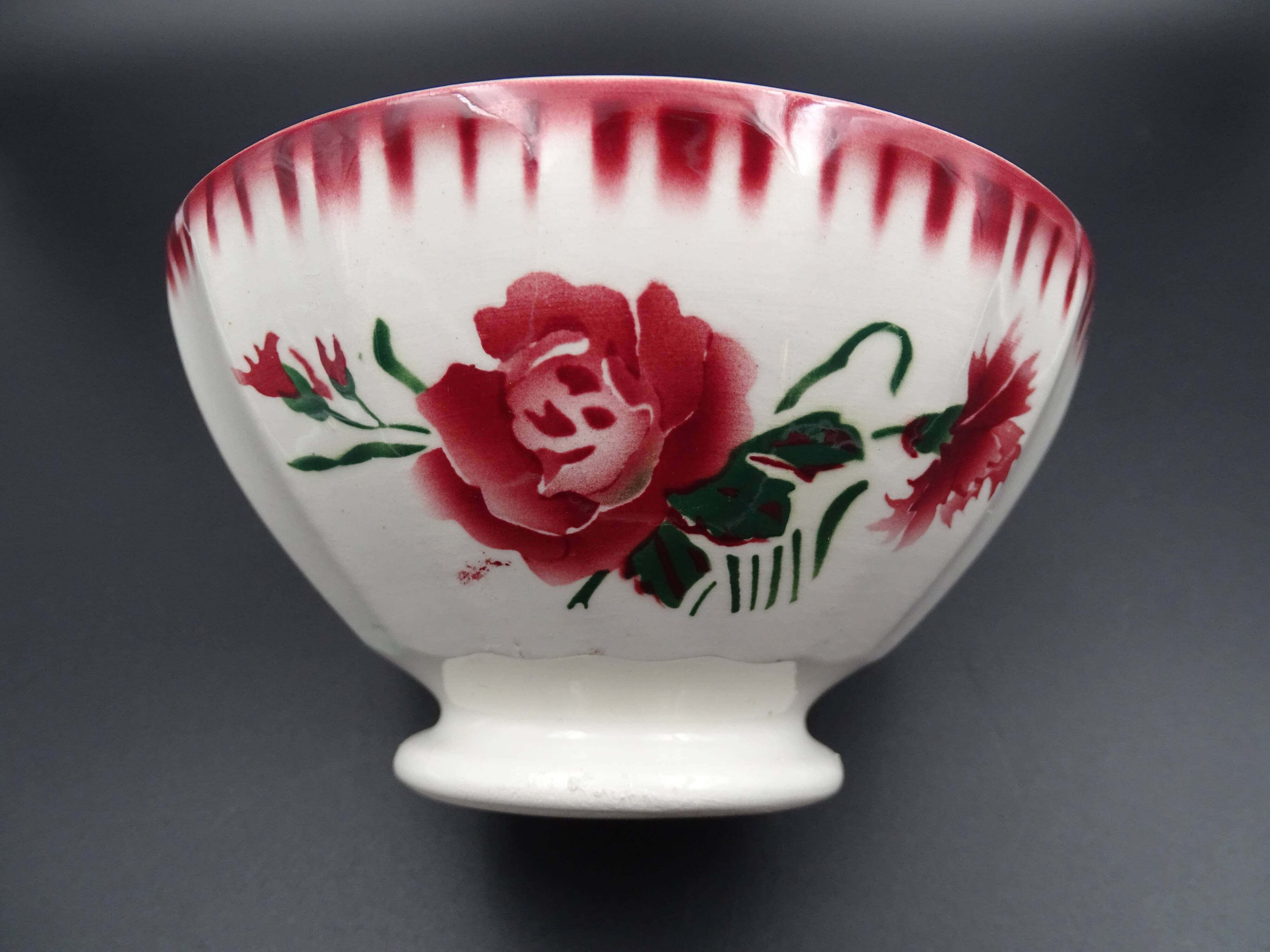 Sarreguemines earthenware bowl - Model Yvette - Circa 1940