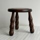 Petit tabouret tripode ancien en bois
