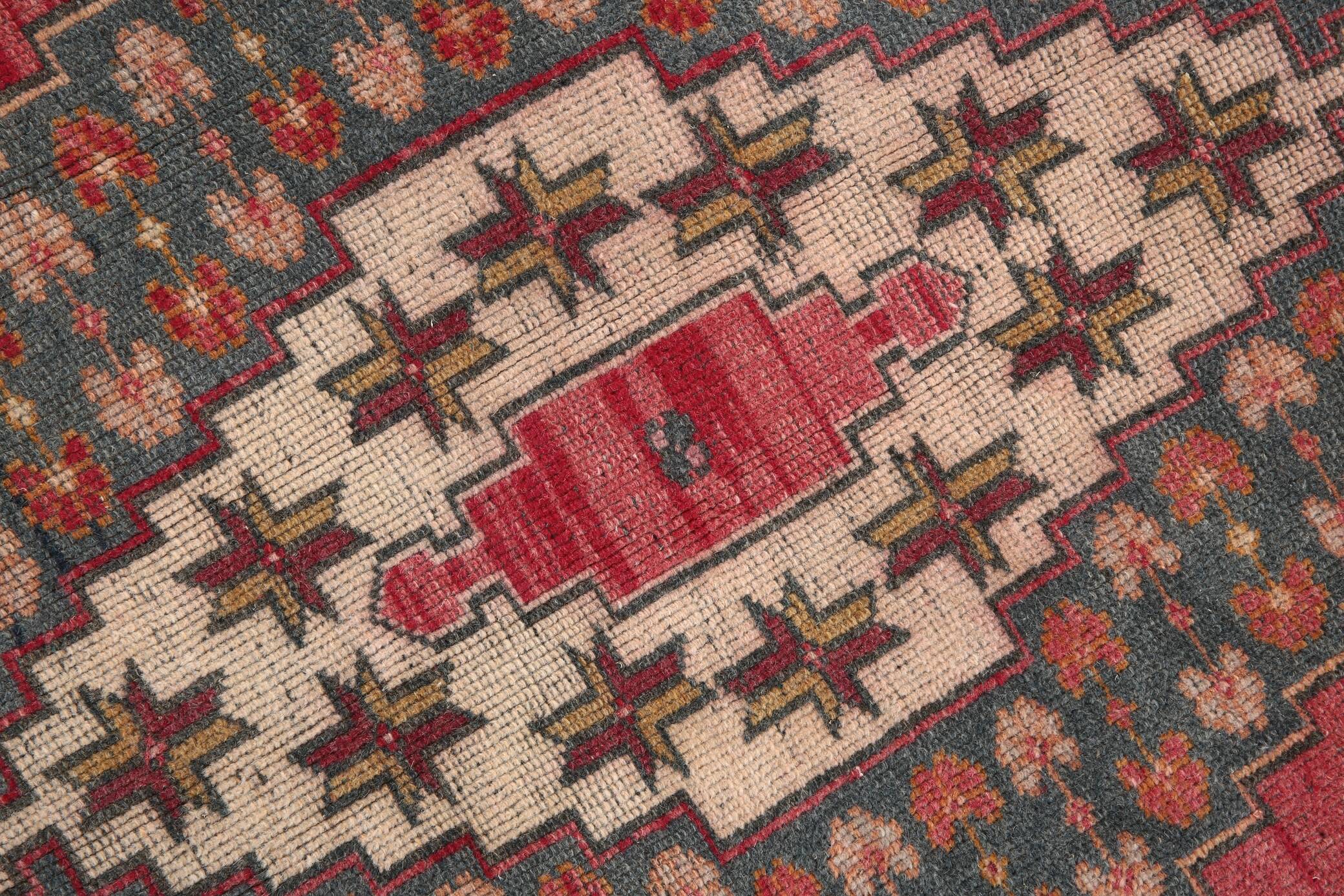 5x9 Red & Cream Classic Persian Rug, 152x271Cm