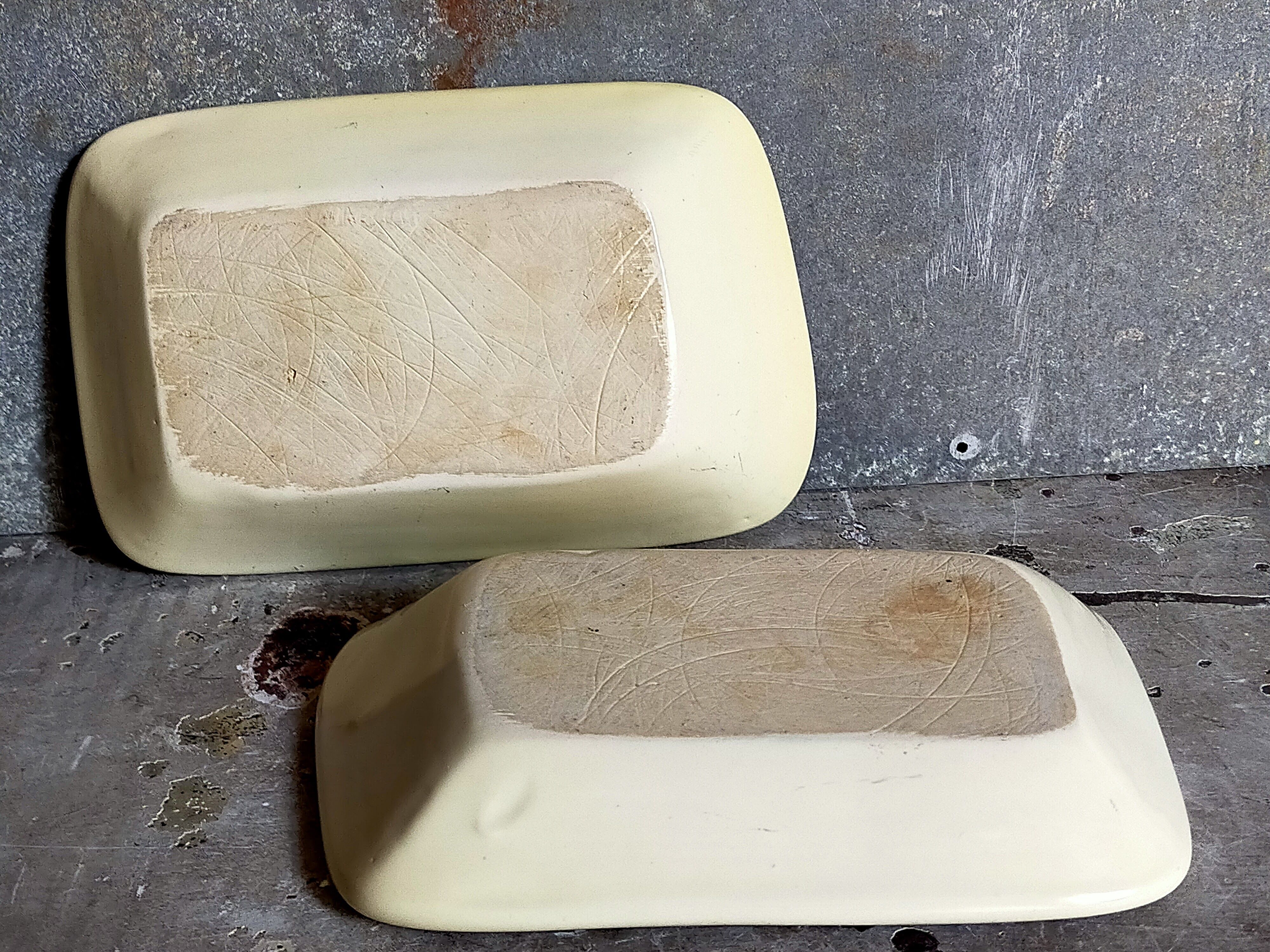 Two ceramic trinket bowls 50