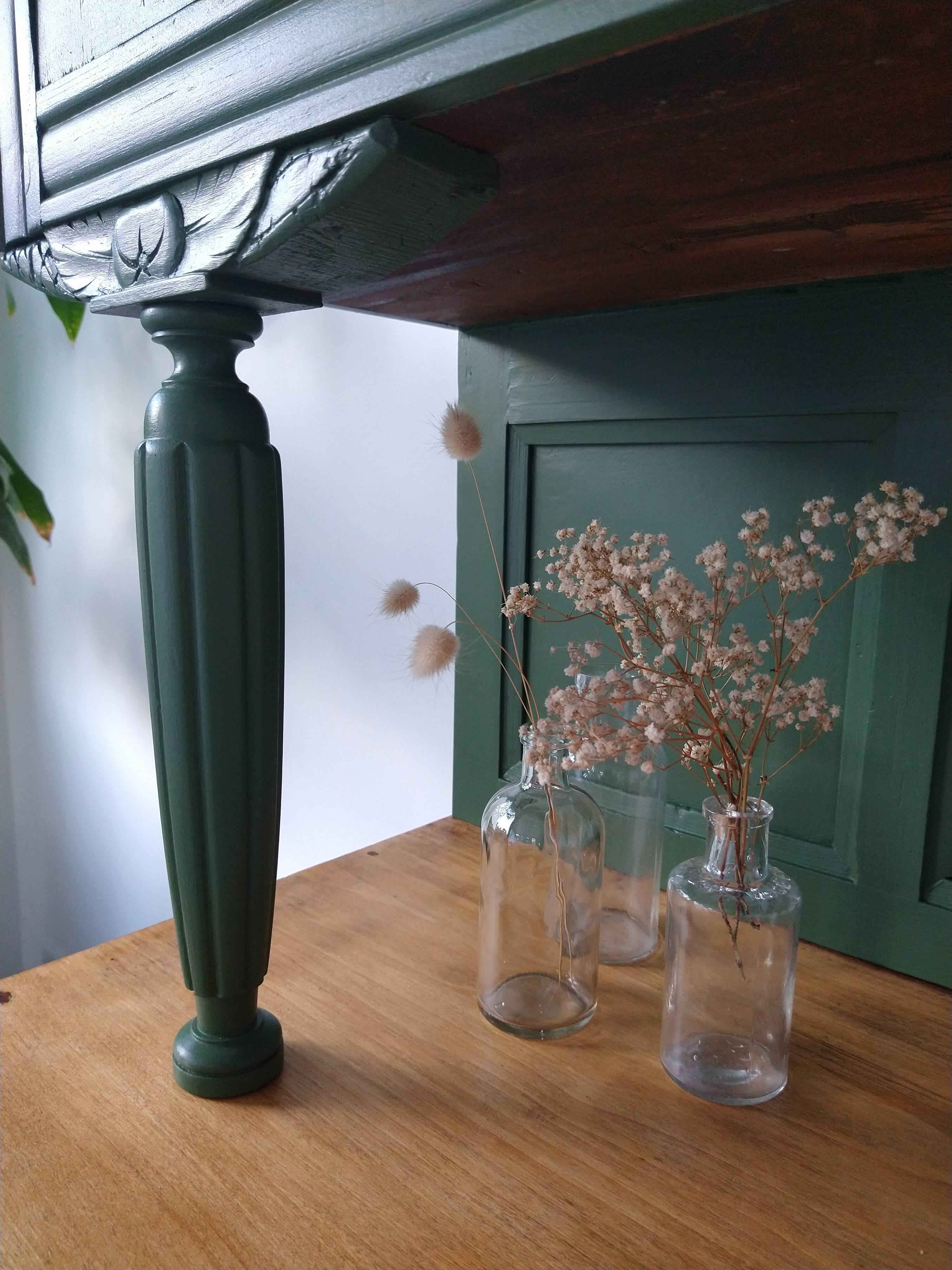 Two-piece cupboard buffet