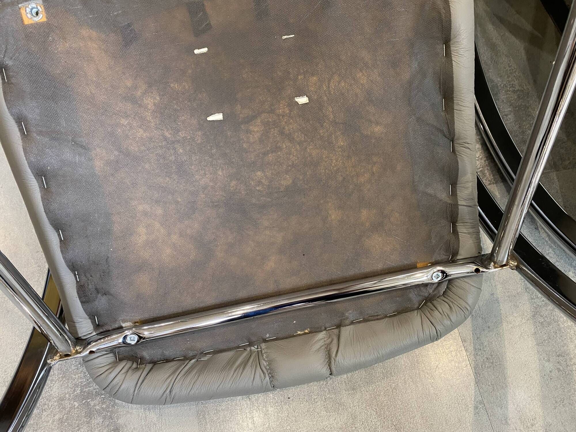 Pair of Souvignet armchairs, grey leather, chrome, 1980.