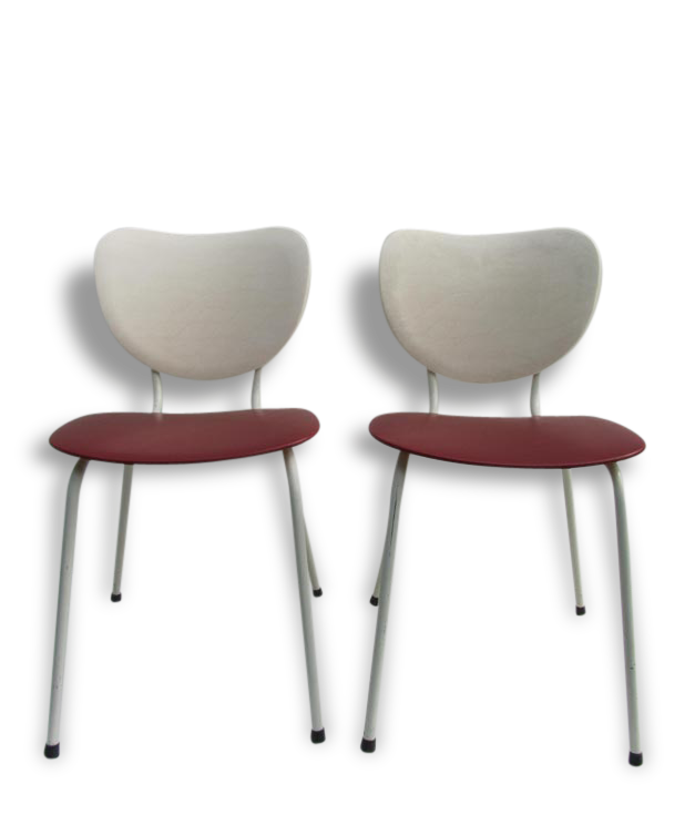 Lot of 2 vintage chairs