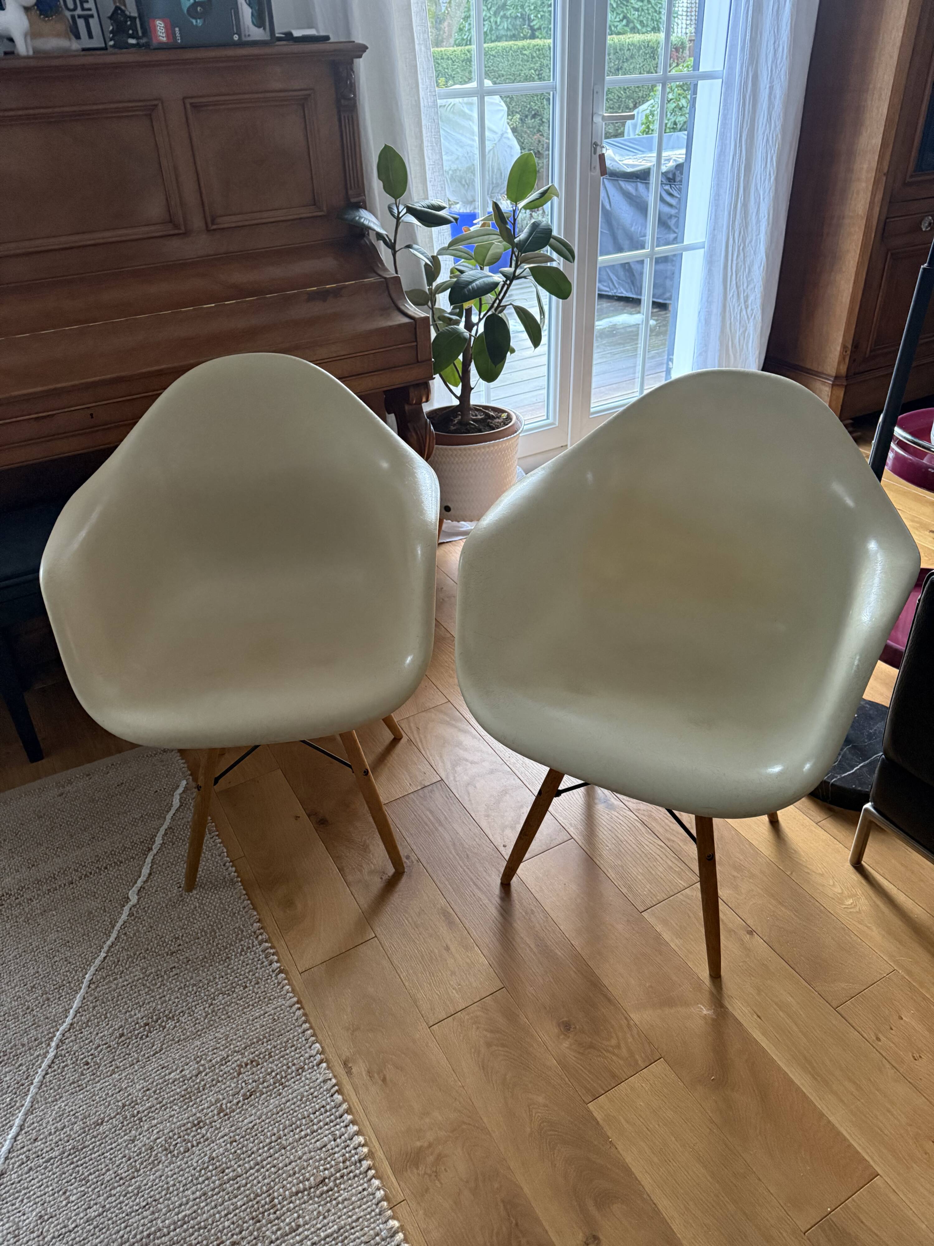 Two original DAR armchairs in fibreglass by Charles & Ray Eames. Miller.