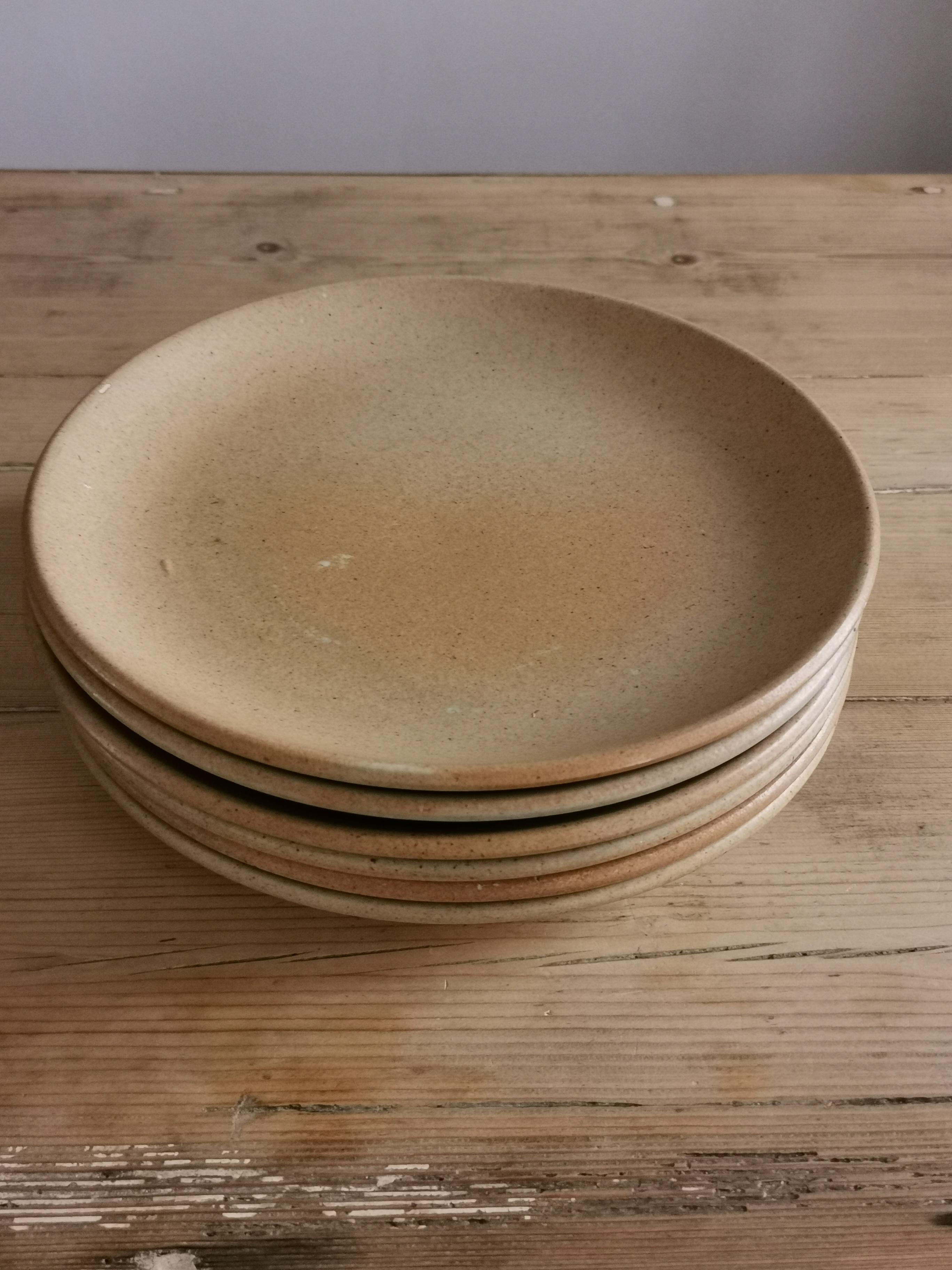 Service de 6 assiettes vintage en grès