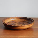 Decorative plate in carved wood