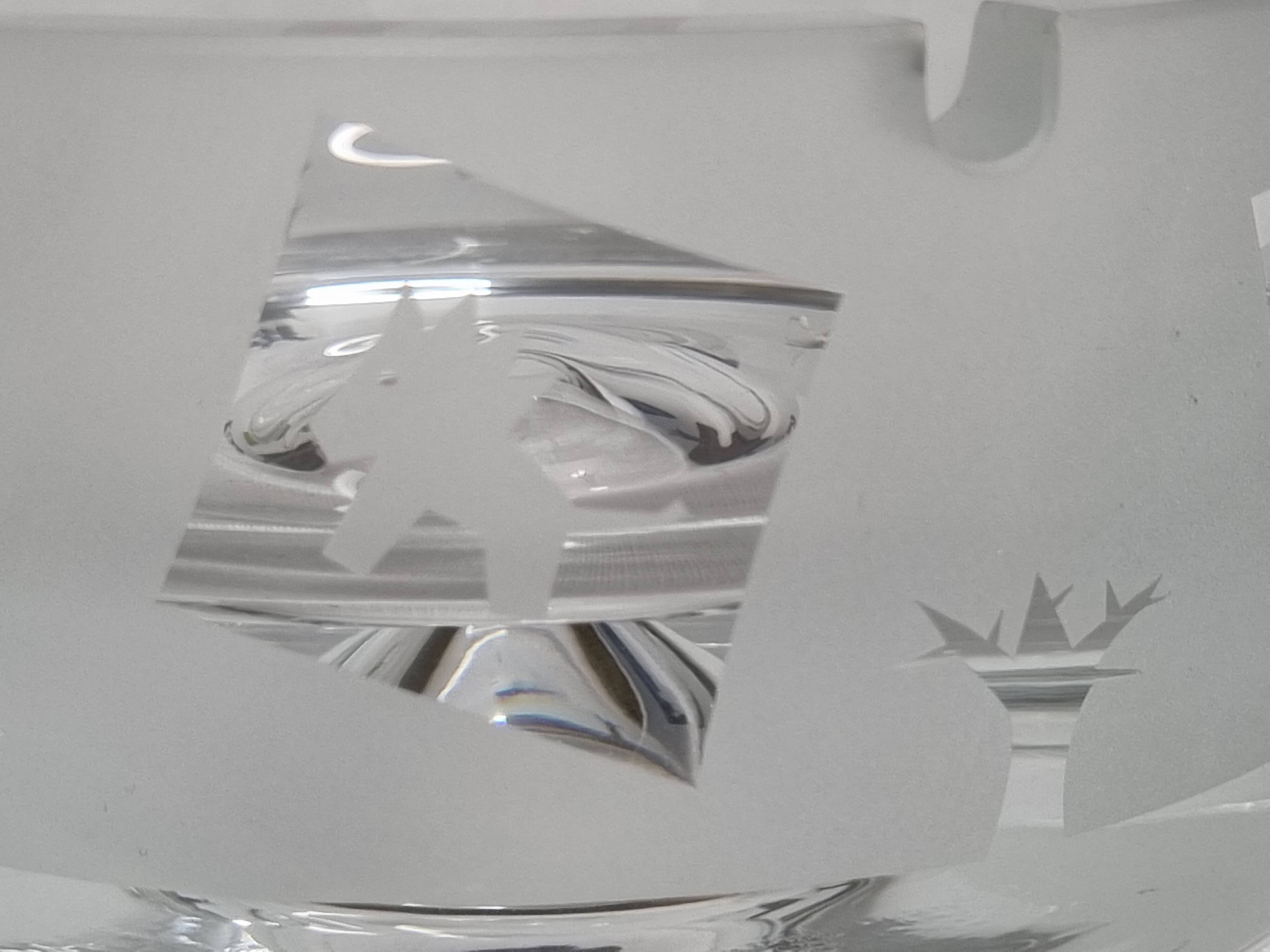 Thick frosted glass ashtray and pocket tray, 1980s savannah design, 13 cm.