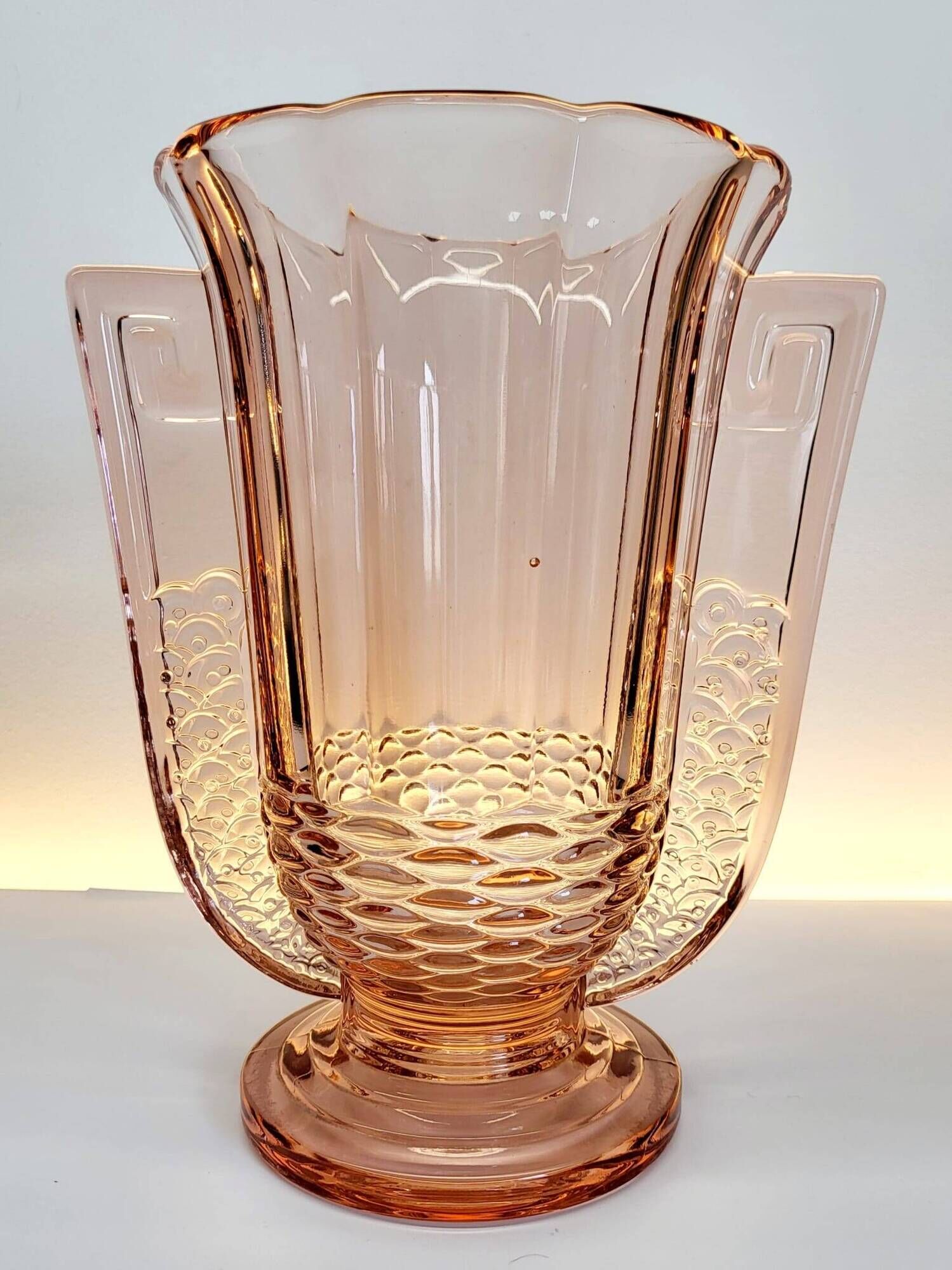 Vase Art déco en cristal Val Saint Lambert rose, série Luxval modèle Romeo, Belgique