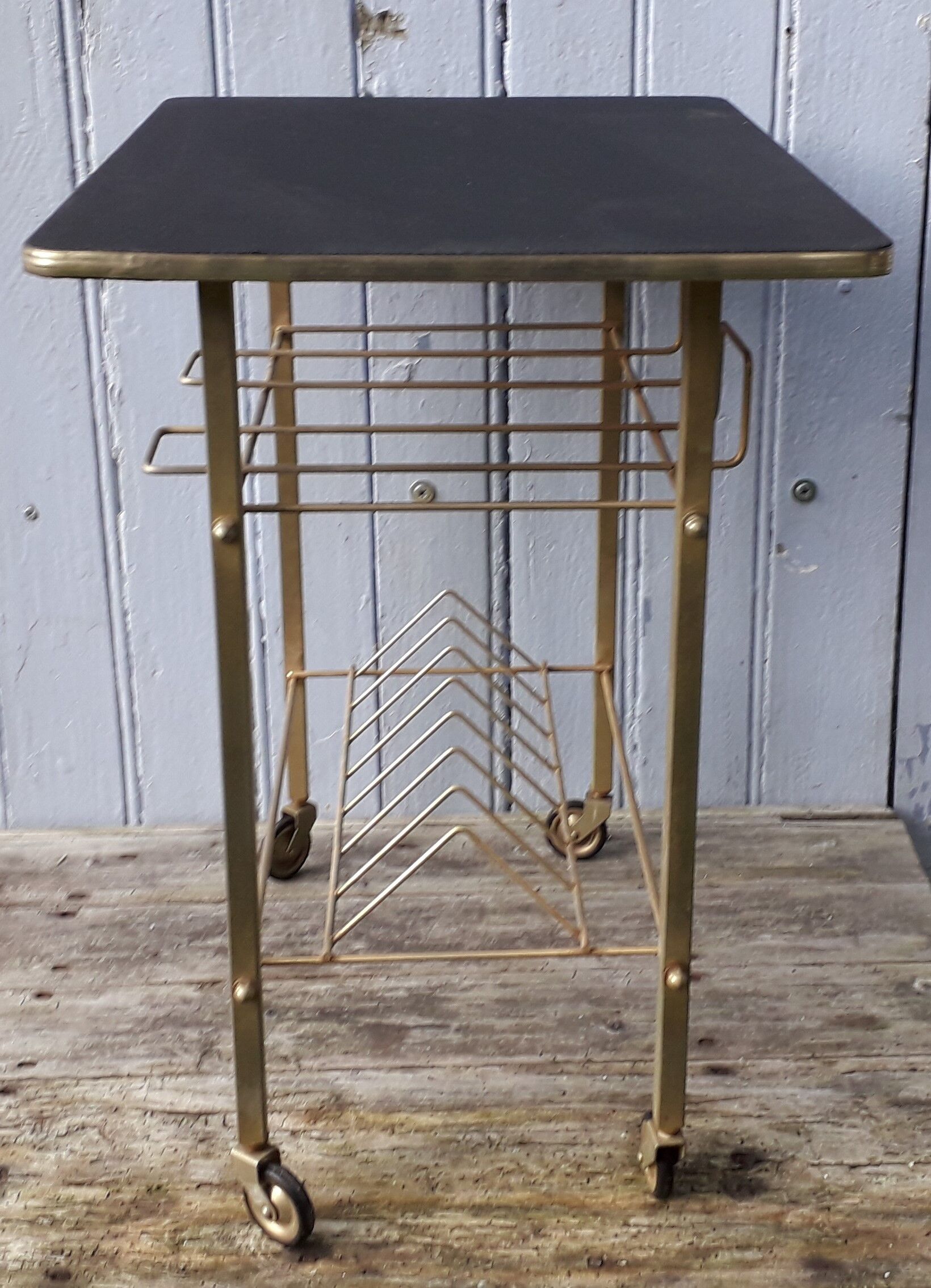 Desserte-vinyl holder