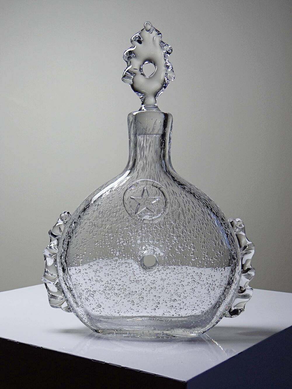 Cognac carafe Daum France Lorraine cross in bubbled crystal, 1960s-70s.