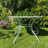 Ancienne table de jardin en fer forgé