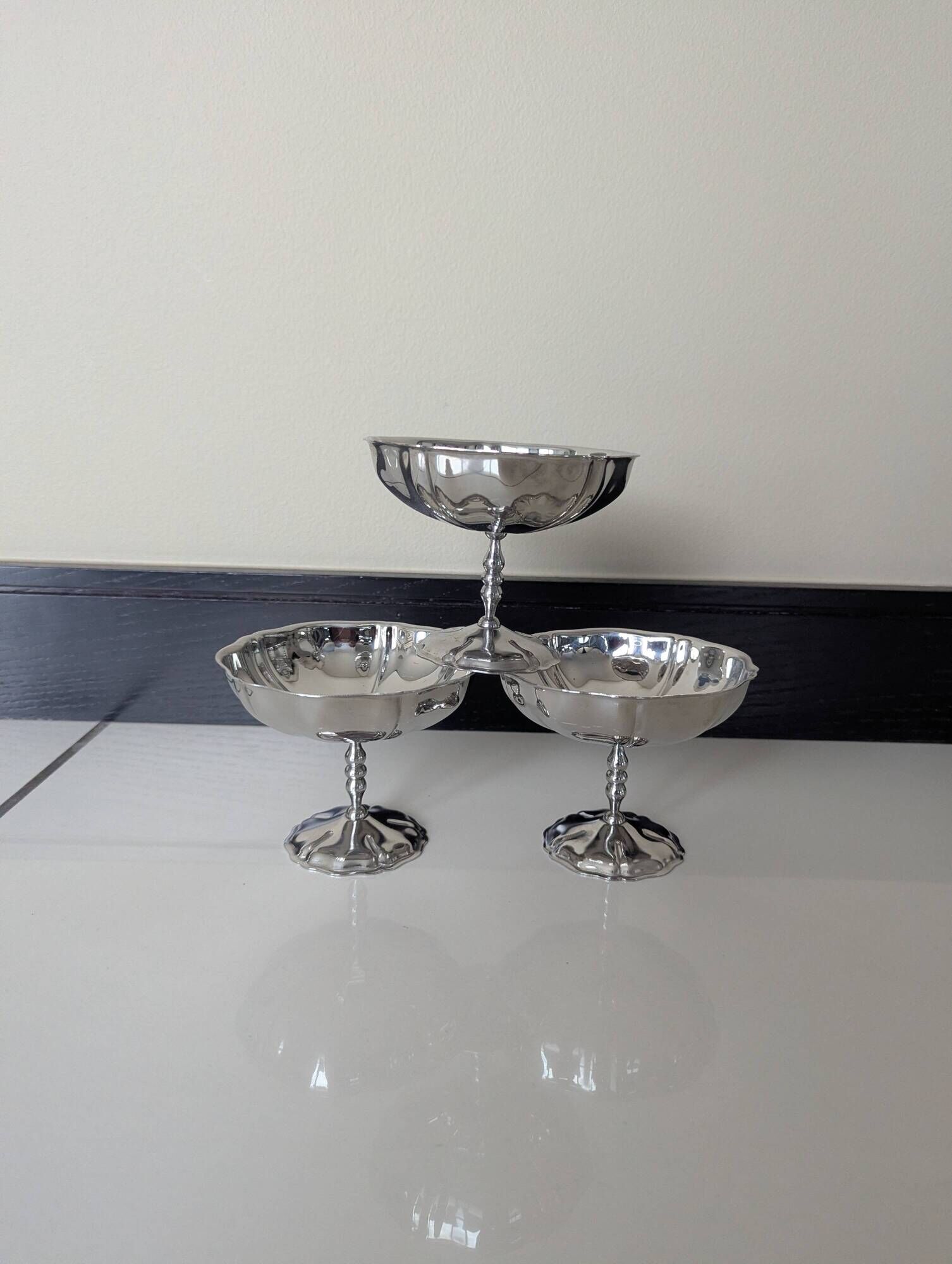 Set of 3 footed ice cream bowls