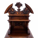 Commode sculptée, France, vers 1880.