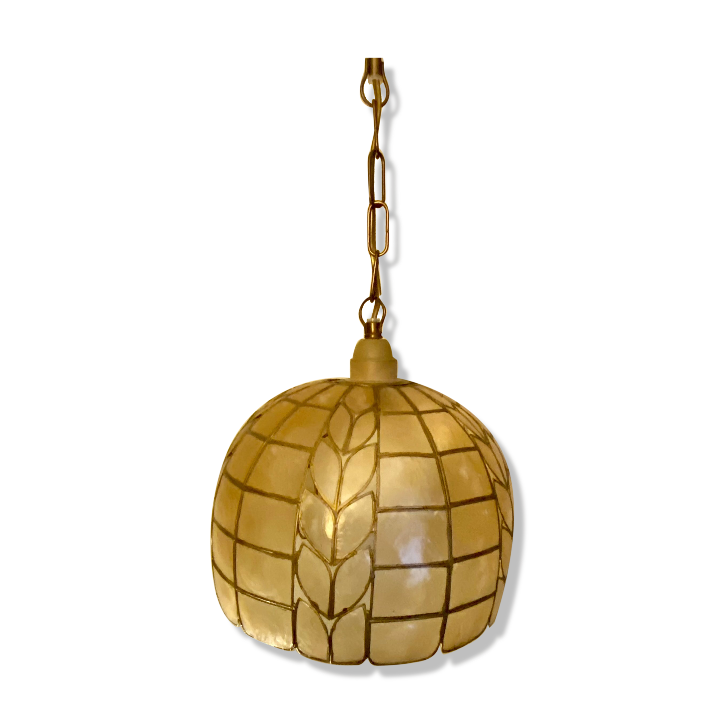 Mother-of-pearl and brass suspension