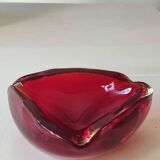 Ashtray/empty pocket in Murano/Italy blown Art glass. Color ruby red/amber