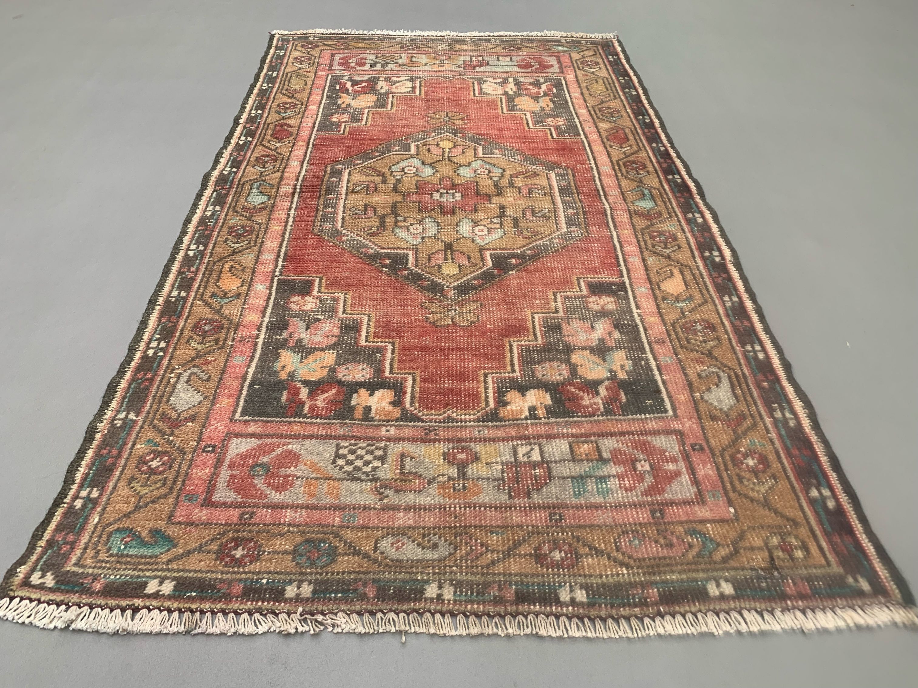Vintage turkish oushak rug 150x87 cm carpet