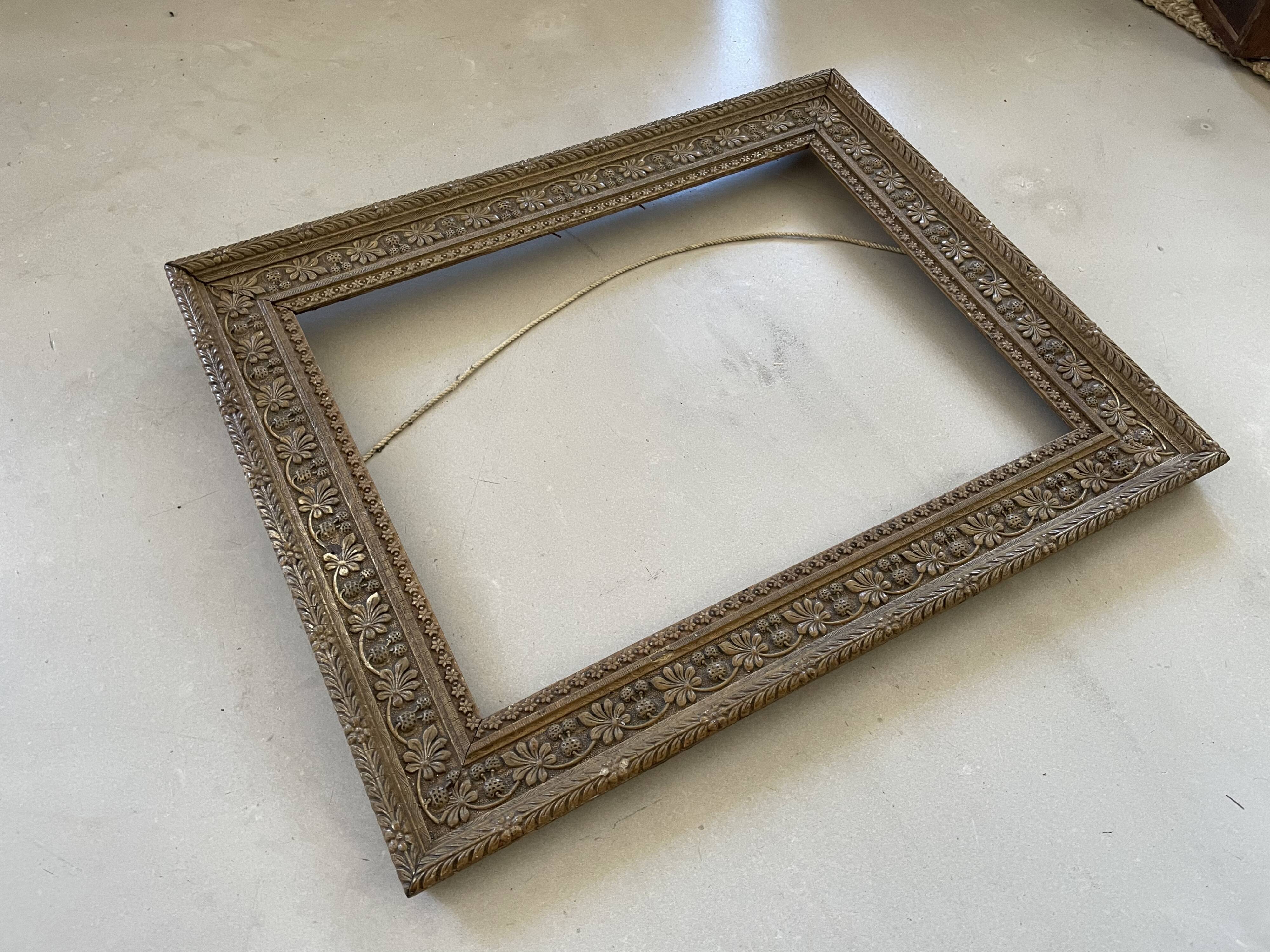 Frame with moldings 40x50cm