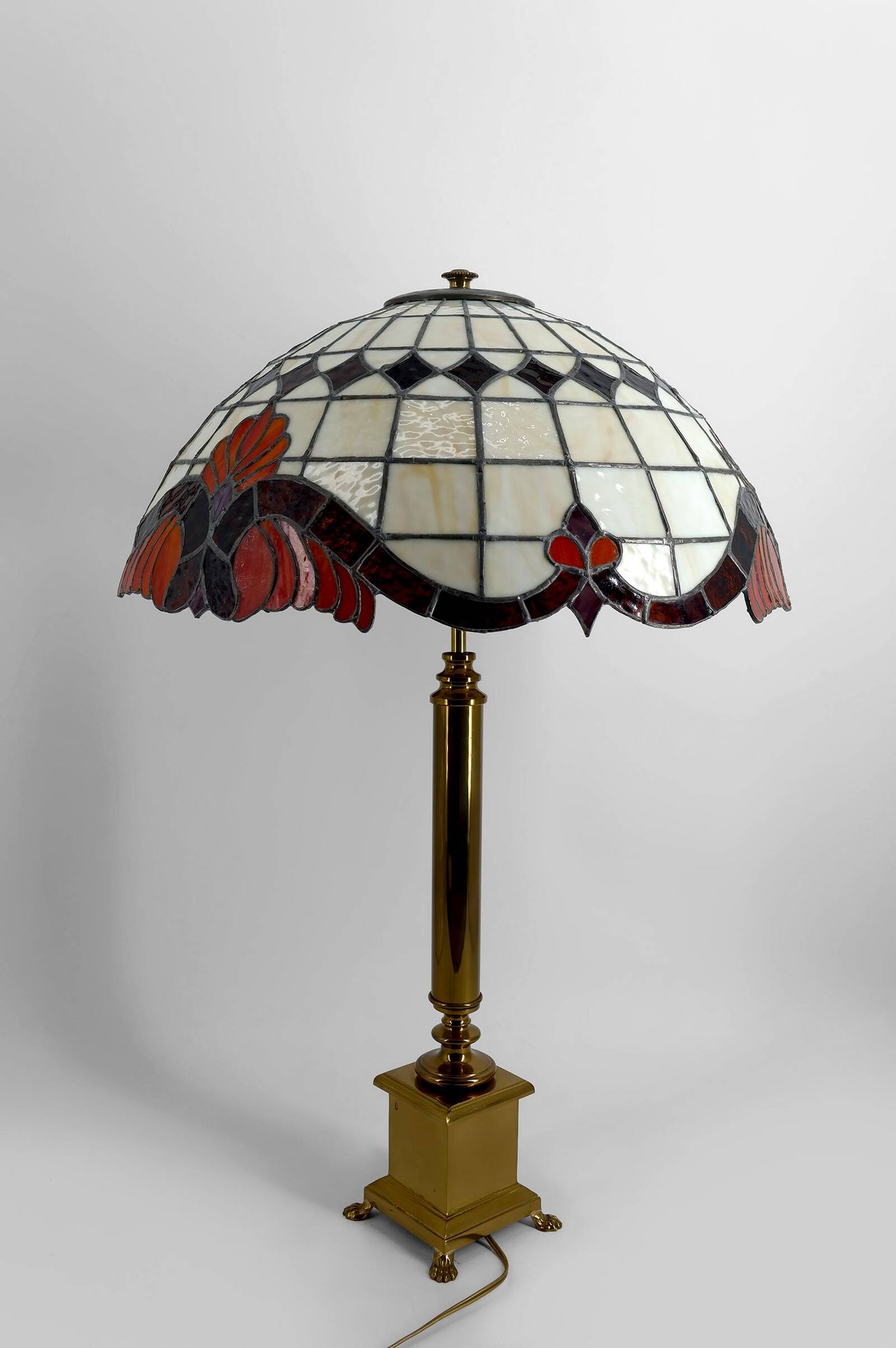 Important Tiffany-style lamp, bronze and stained glass – 20th century