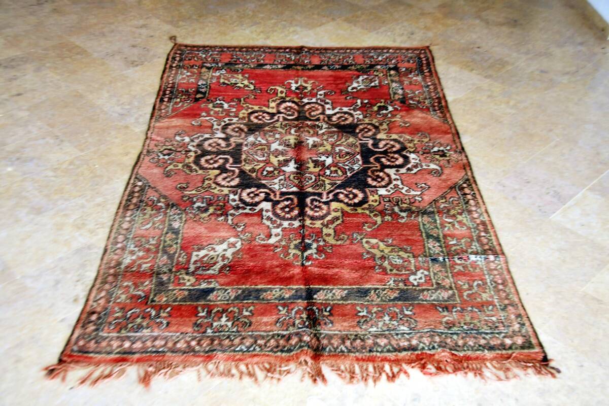 Moroccan Berber rug Boujaad vintage 250 x 160 cm Excellent condition