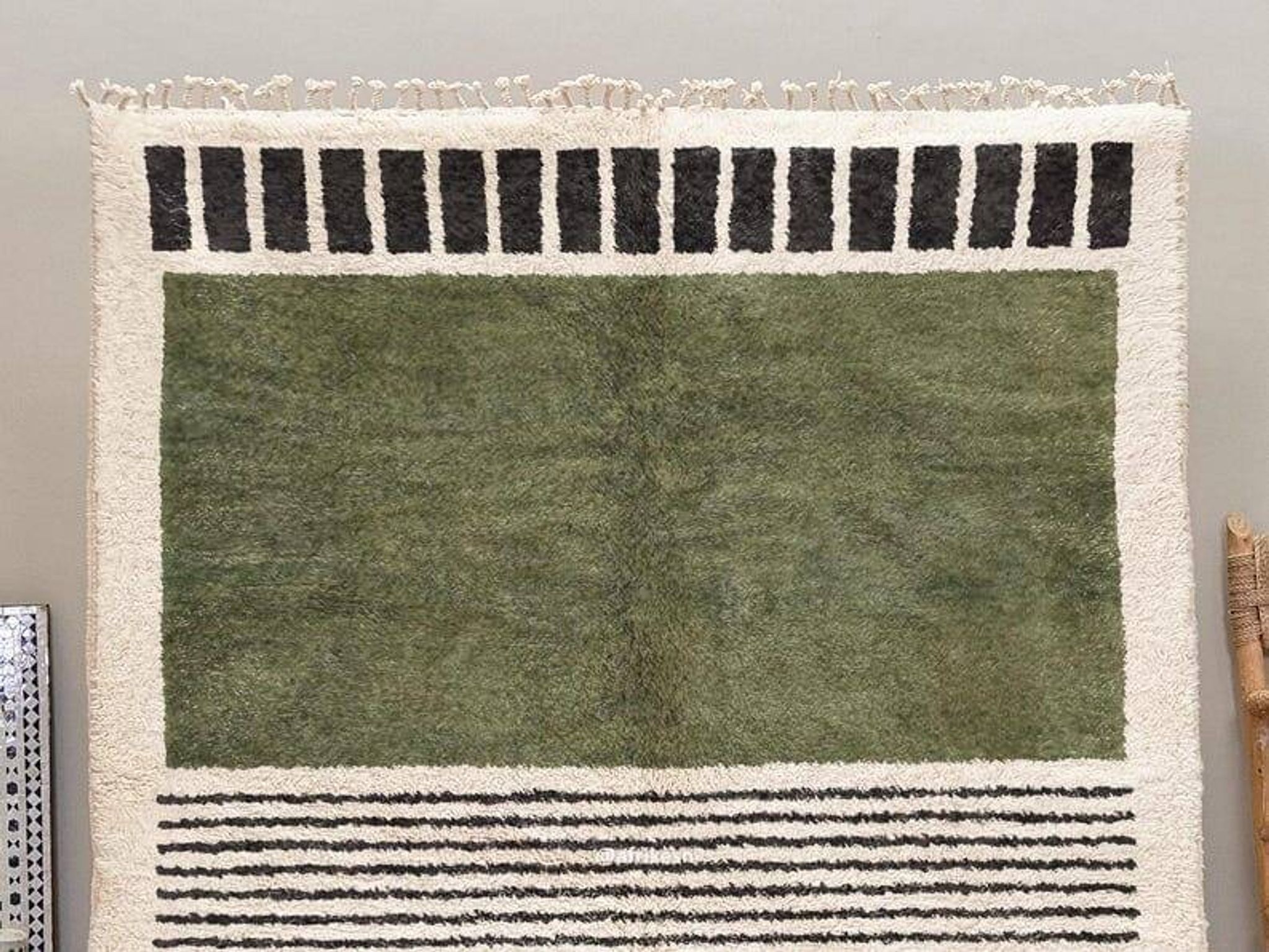 Handmade green and white Beni Ourain rug, size 1.4/2.6 m.