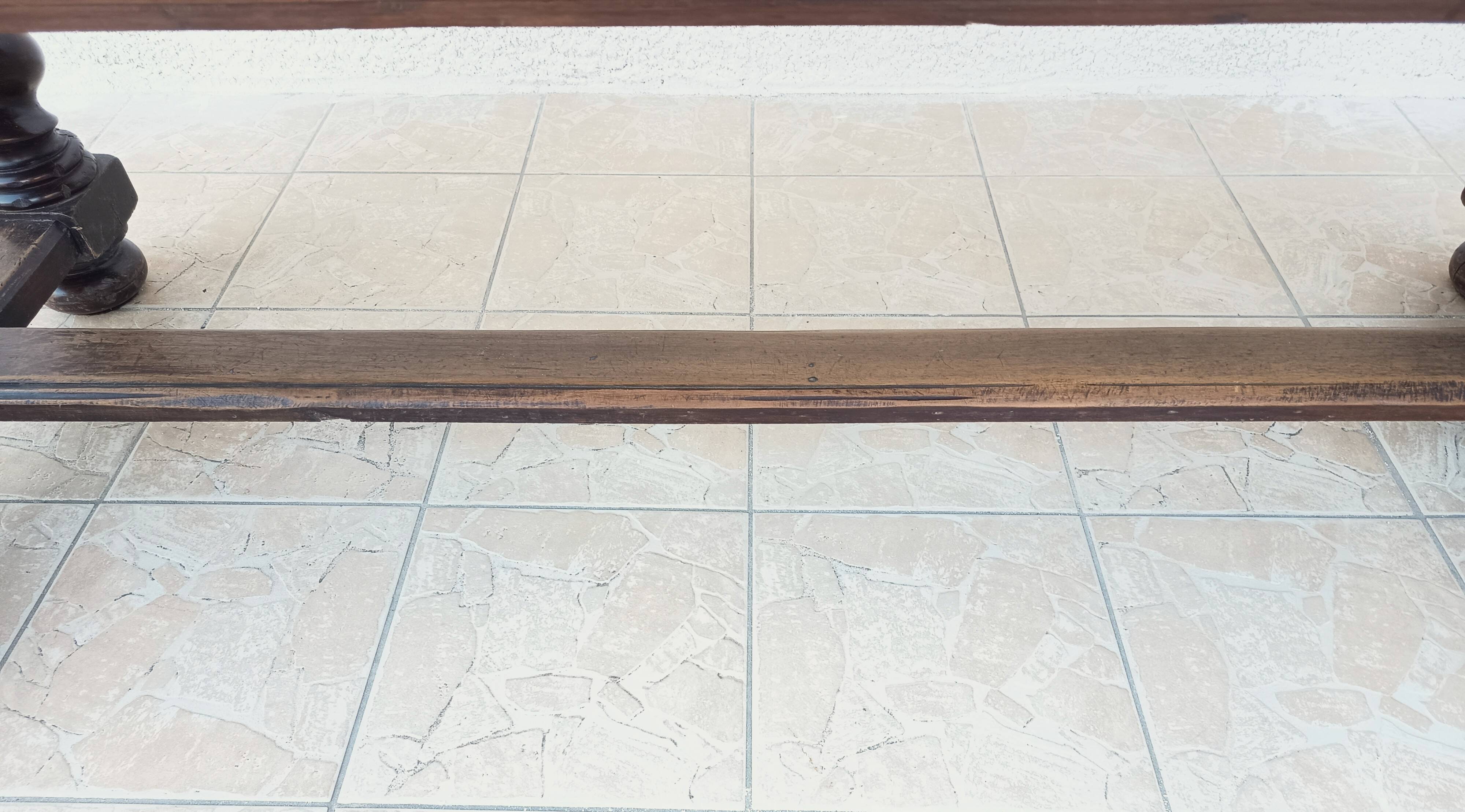 Louis XIII walnut table from the 19th century.