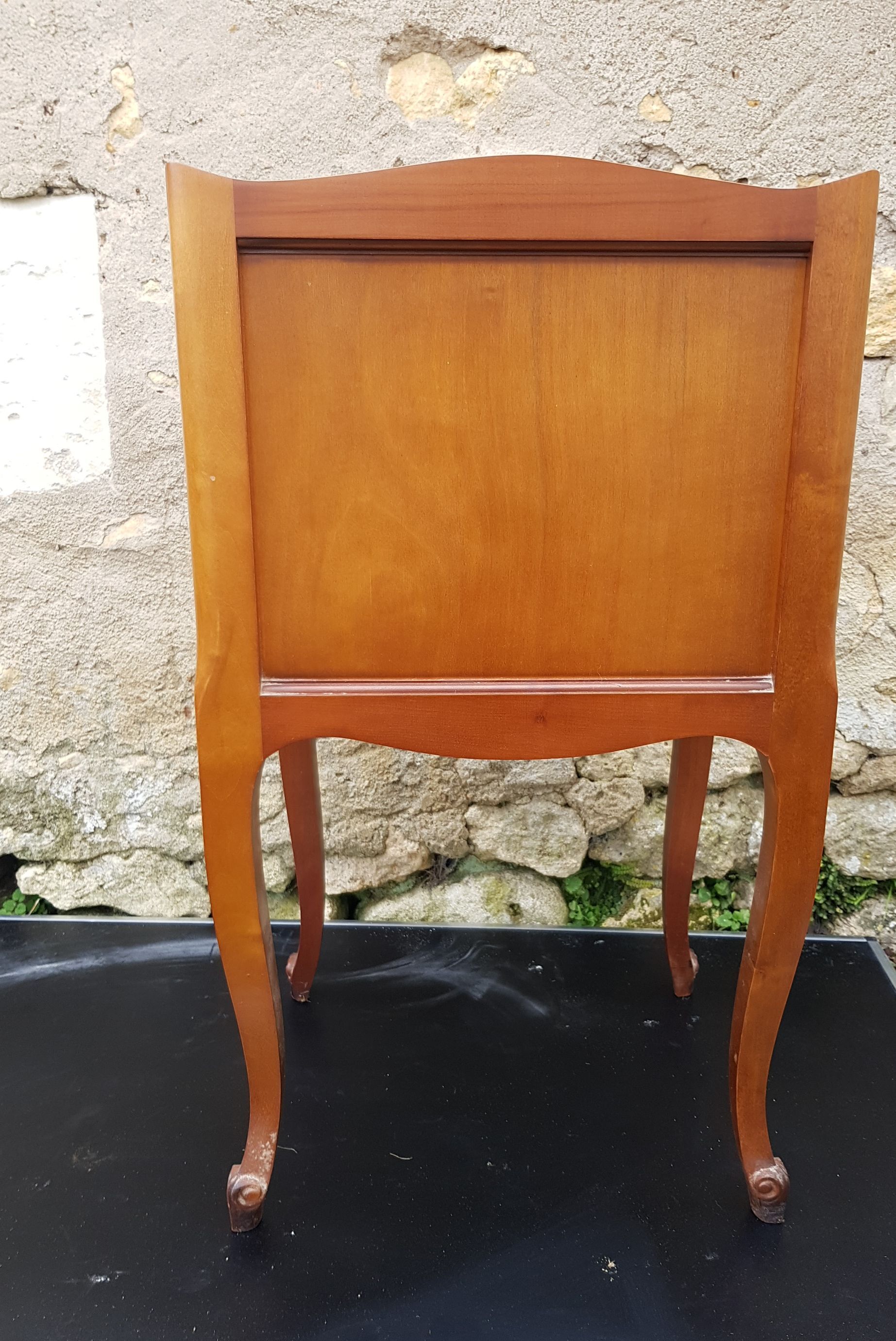 Very nice nightstand