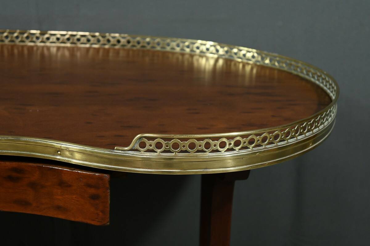 Kidney Table in Speckled Mahogany, stamped “L'escalier de Cristal” – Late 19th Century