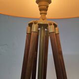 Tripod floor lamp in wood and adjustable brass