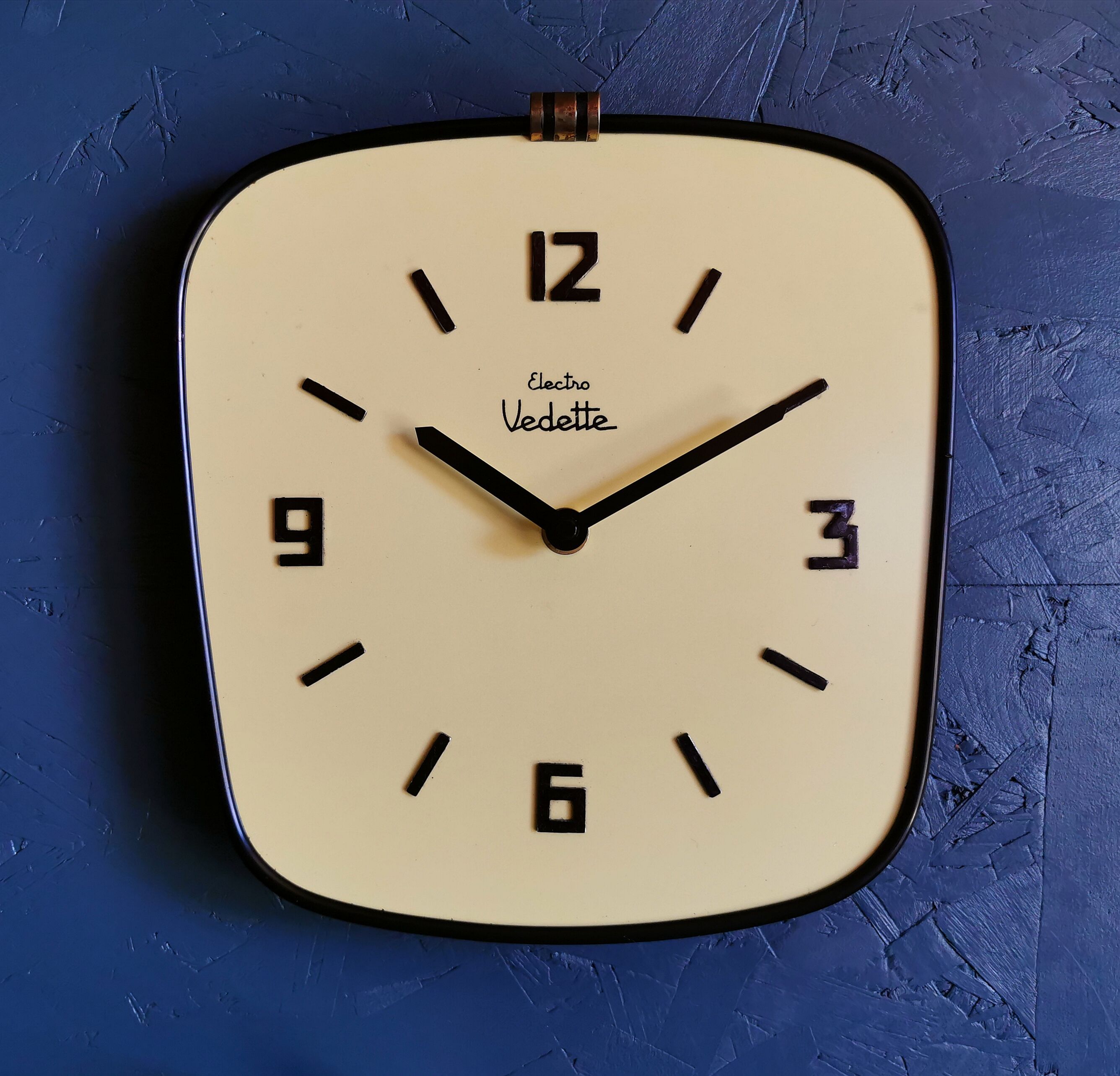 Formica vintage clock silent wall clock "Yellow electro star"