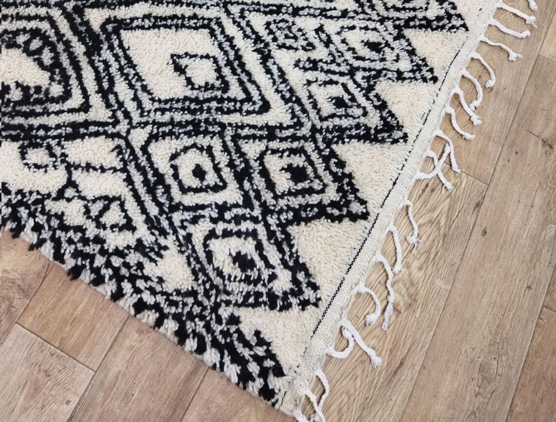 Moroccan carpet 246x146cm