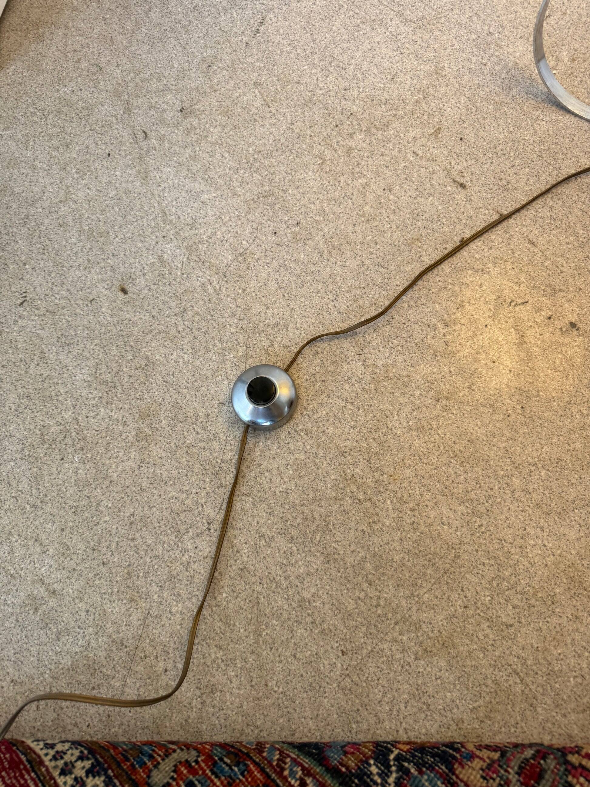Vintage chrome lamp / floor lamp with its metal-edged shade