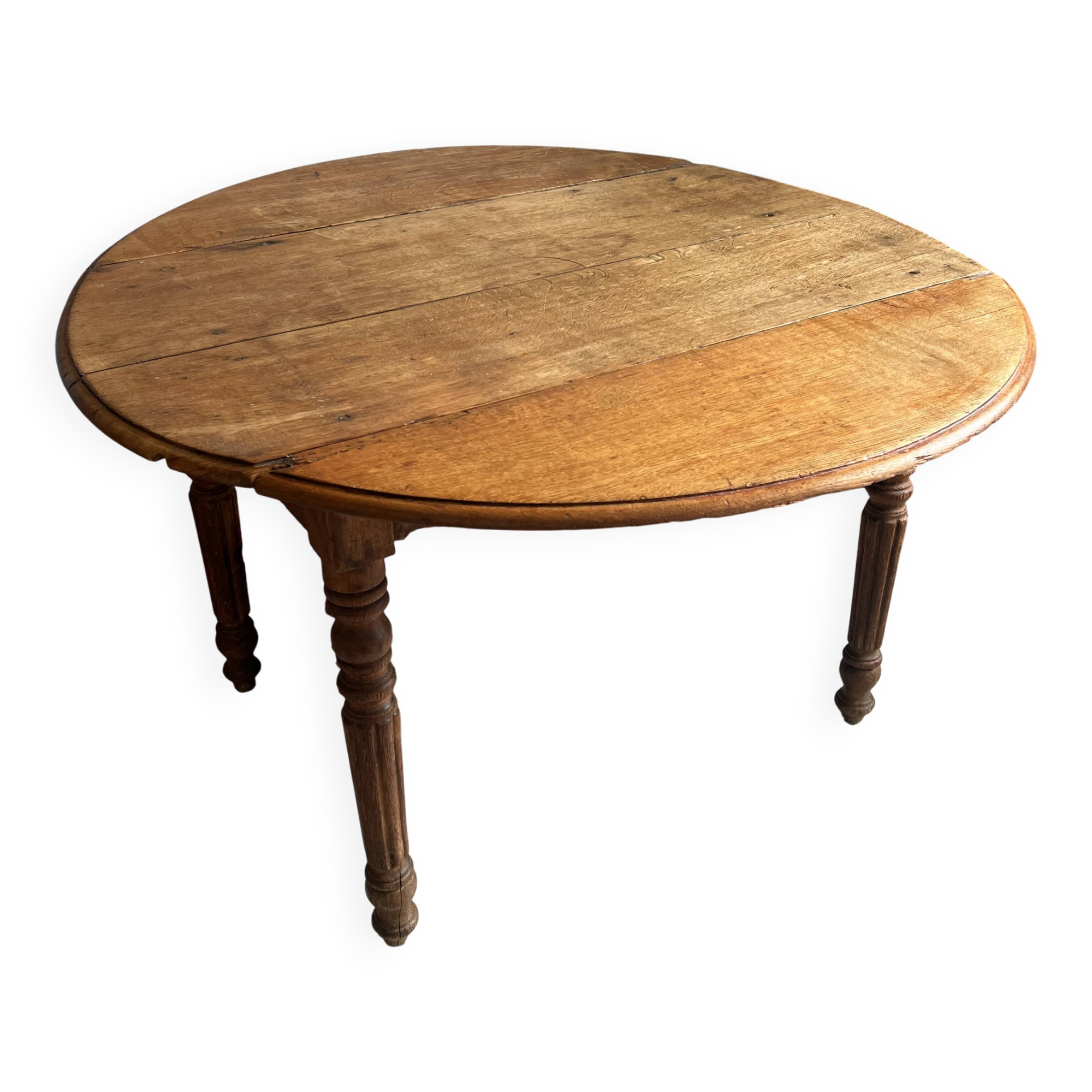 Louis Philippe round table