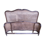 Lit corbeille de style Louis XV cannage