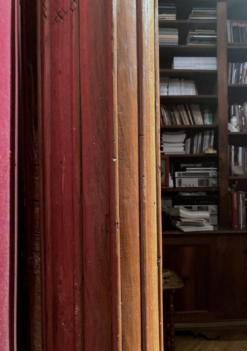 19th Century Italian Architectural Corinthian Wood Columns on Sandstone Plinths, Set of 2