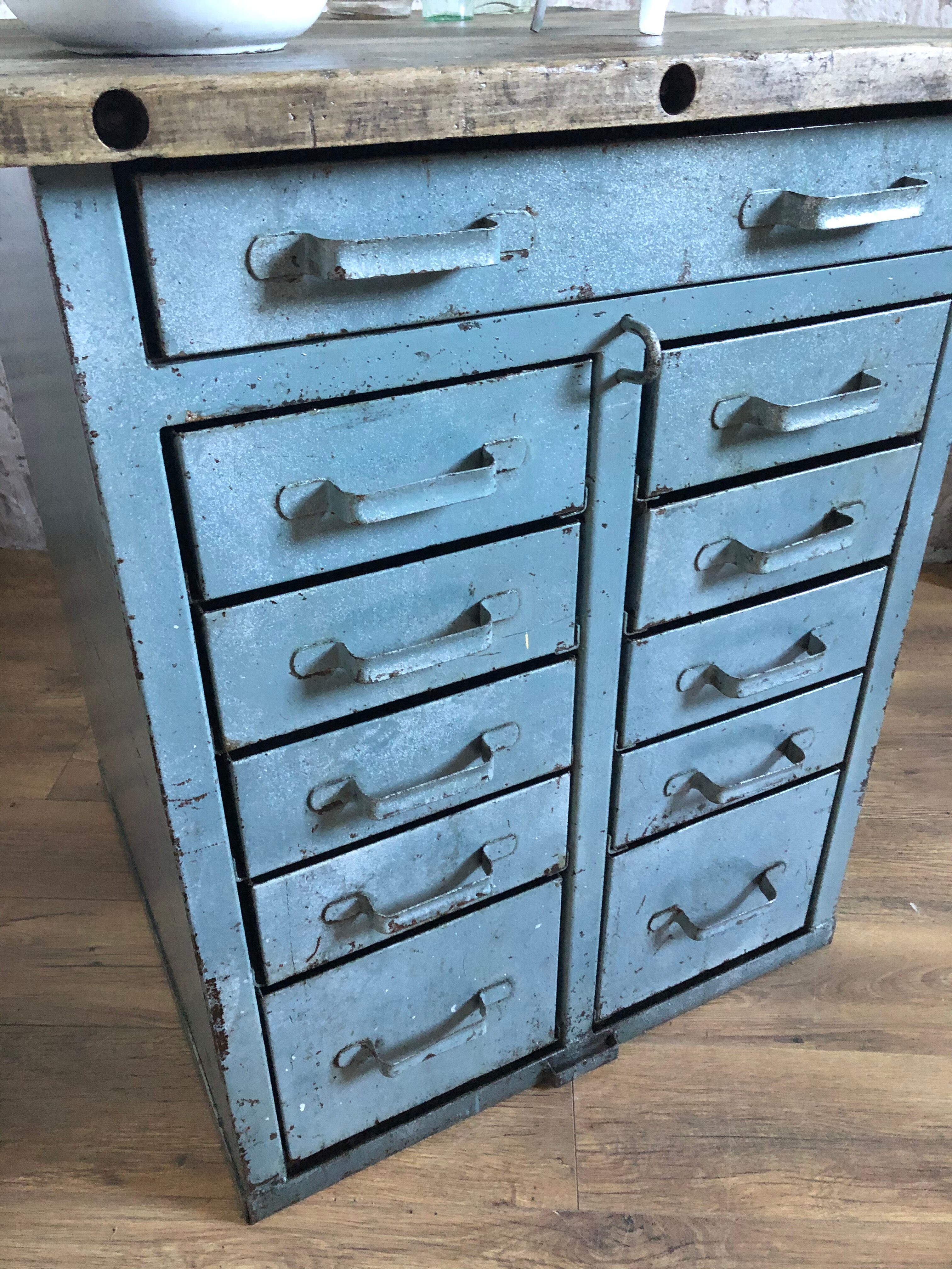 Workshop furniture with drawers, metal and wood