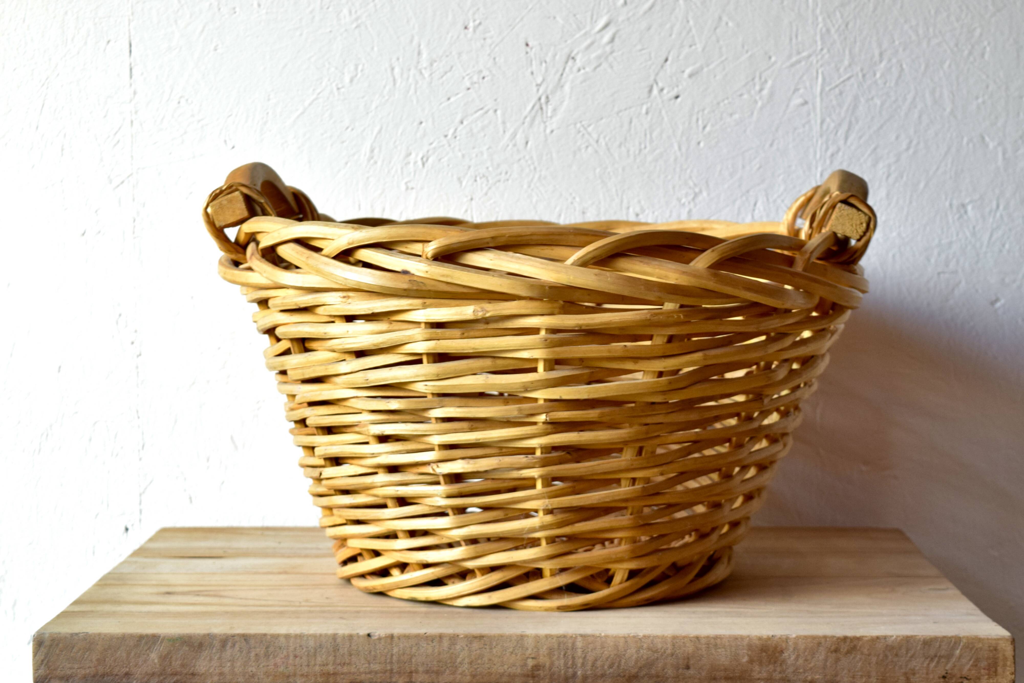 Large wicker basket - Woven wooden awning